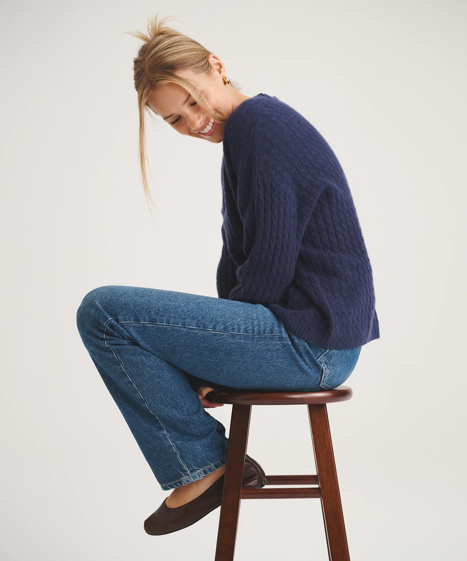 Basic Cashmere Cable Knit Crewneck Sweater - Image 11