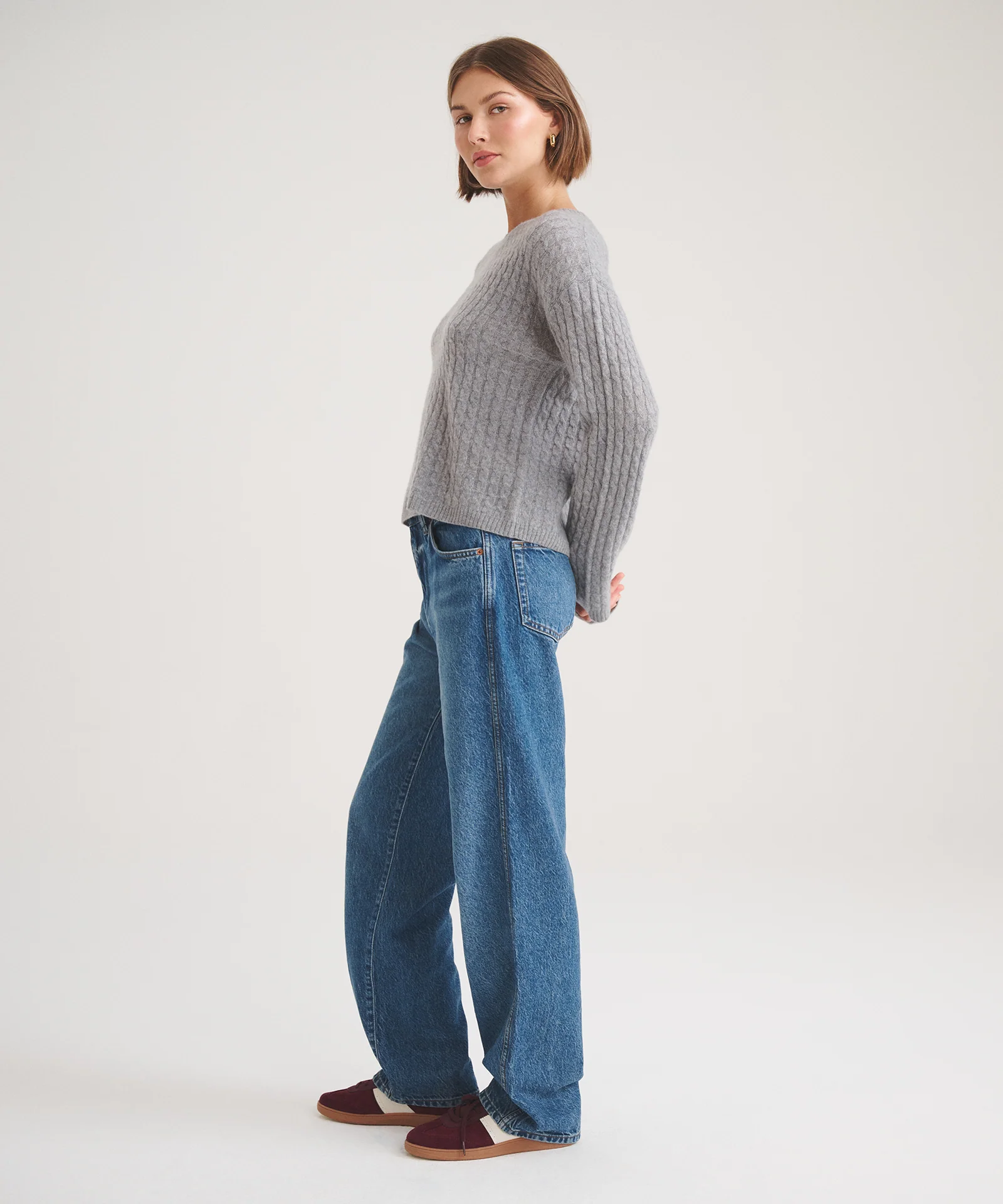 Basic Cashmere Cable Knit Crewneck Sweater - Image 4