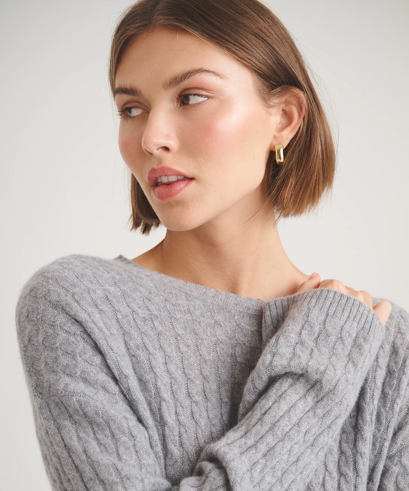 Basic Cashmere Cable Knit Crewneck Sweater - Image 6
