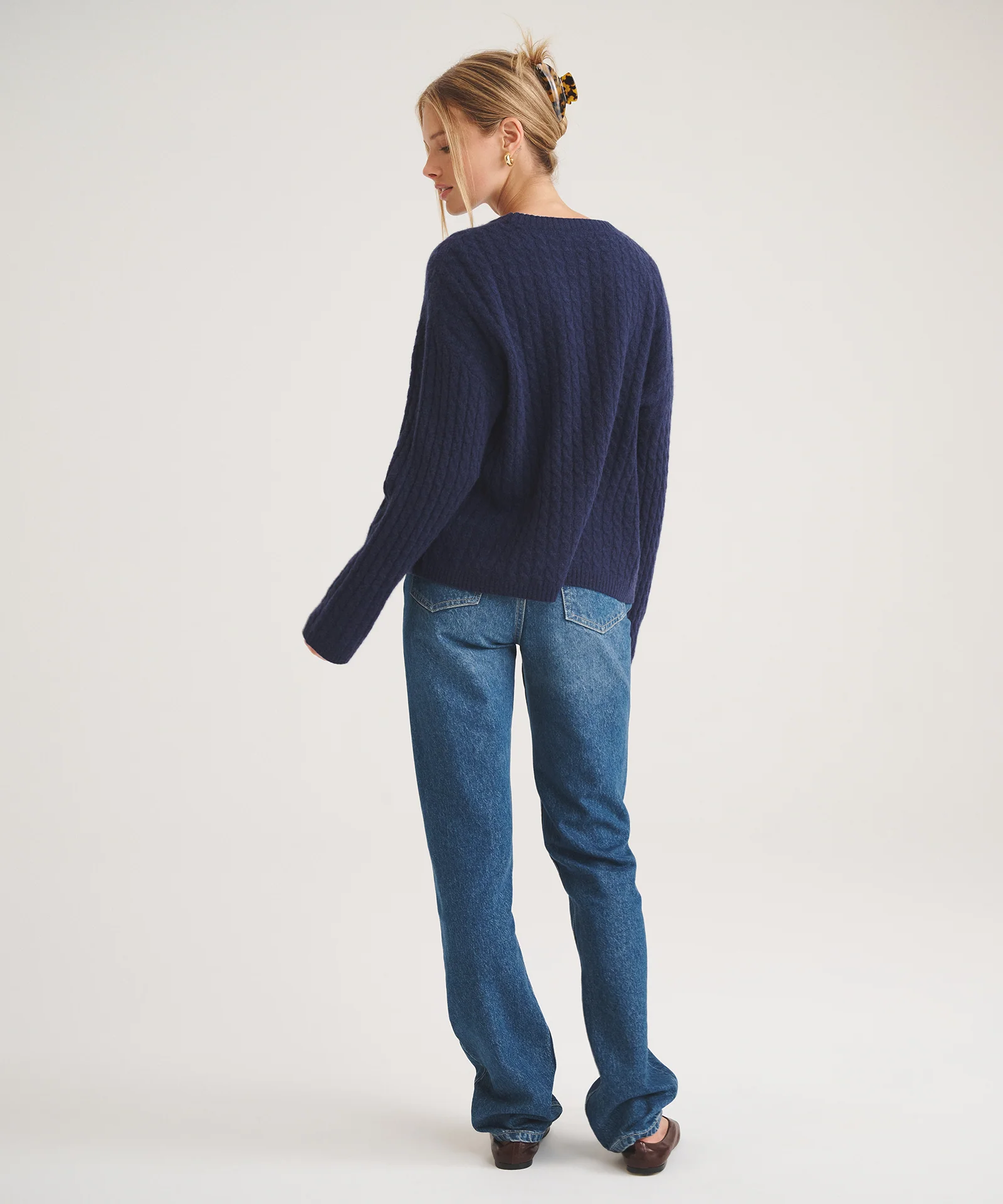 Basic Cashmere Cable Knit Crewneck Sweater - Image 9