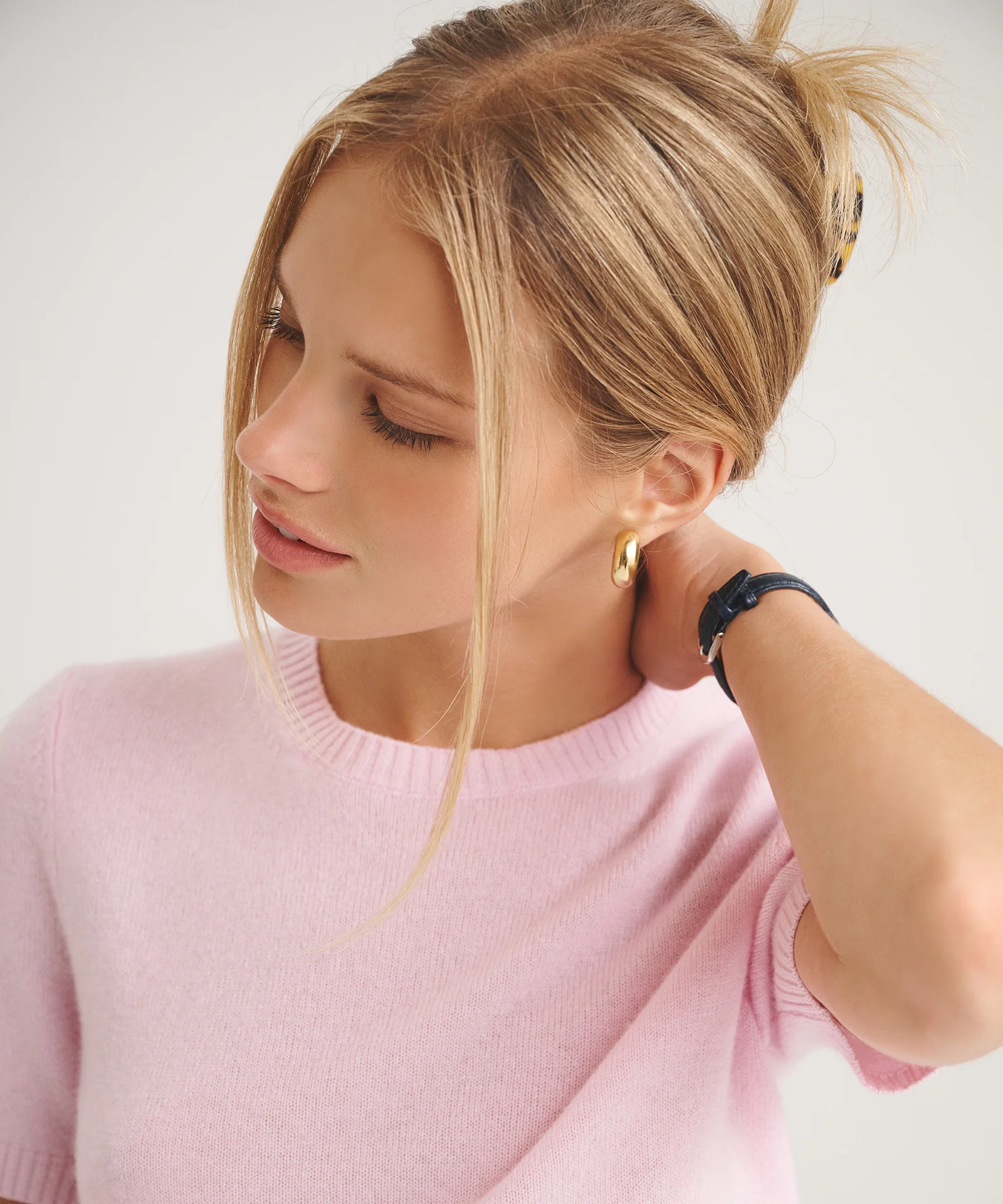 Basic Cashmere Short Sleeve Sweater - Image 5