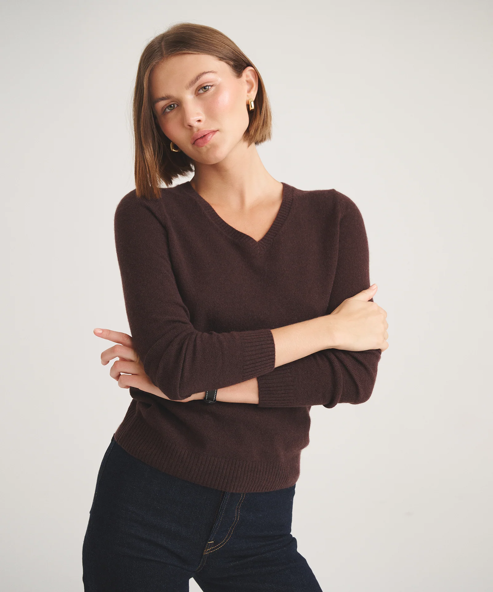 Basic Cashmere V-Neck Sweater - Image 5