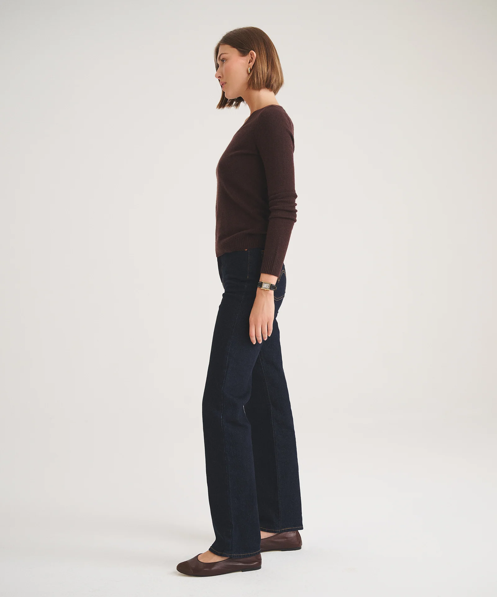 Basic Cashmere V-Neck Sweater - Image 6