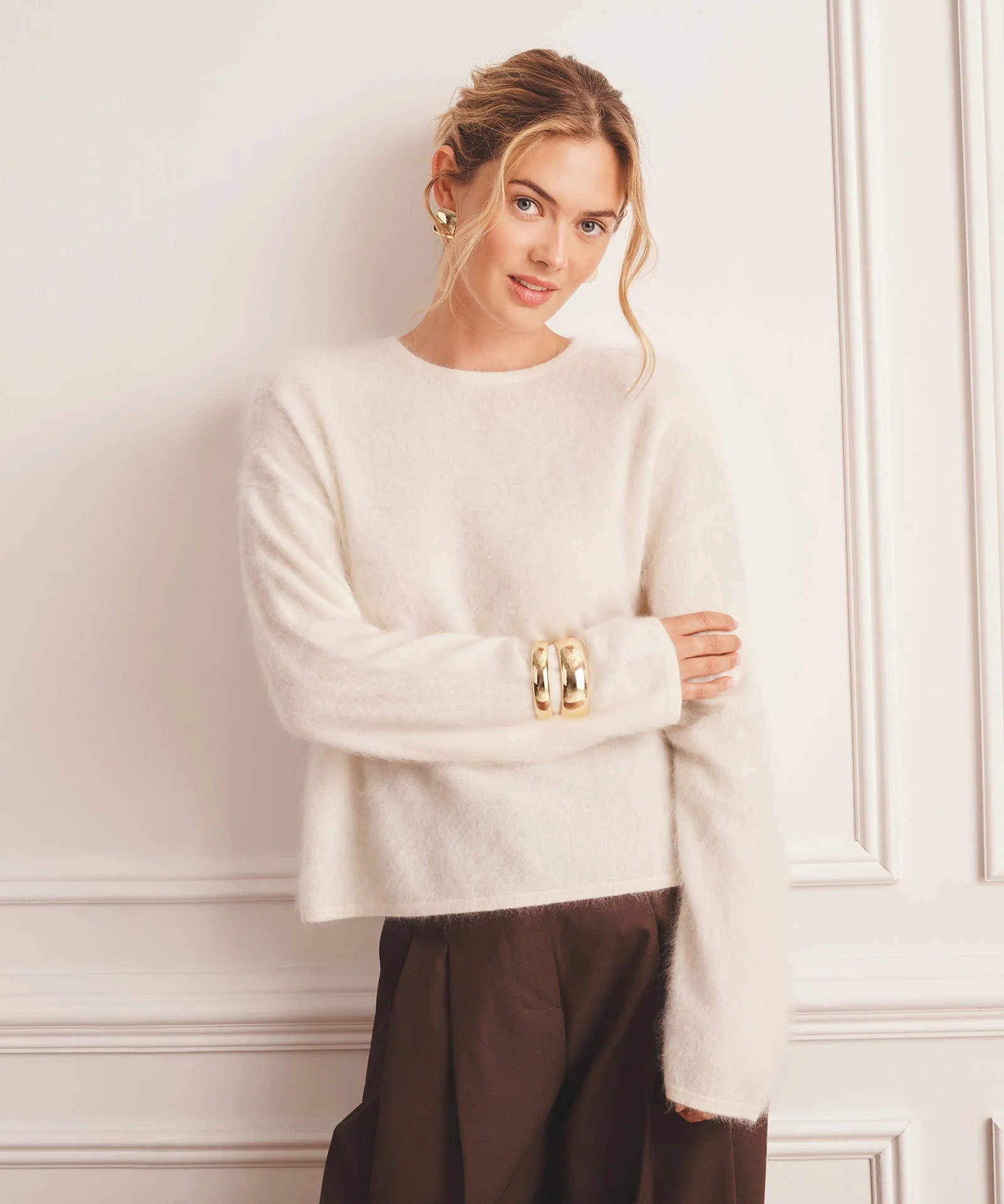 Brushed Luxe Cashmere Crewneck Sweater - Image 4