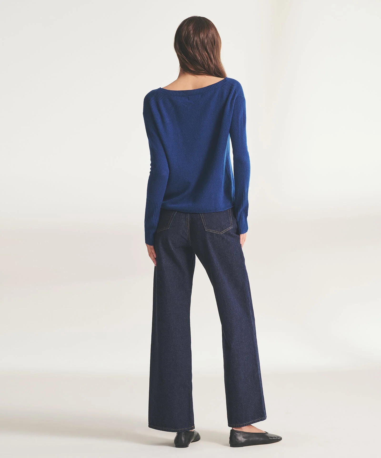 Lightweight Cashmere Boatneck Sweater - Image 48