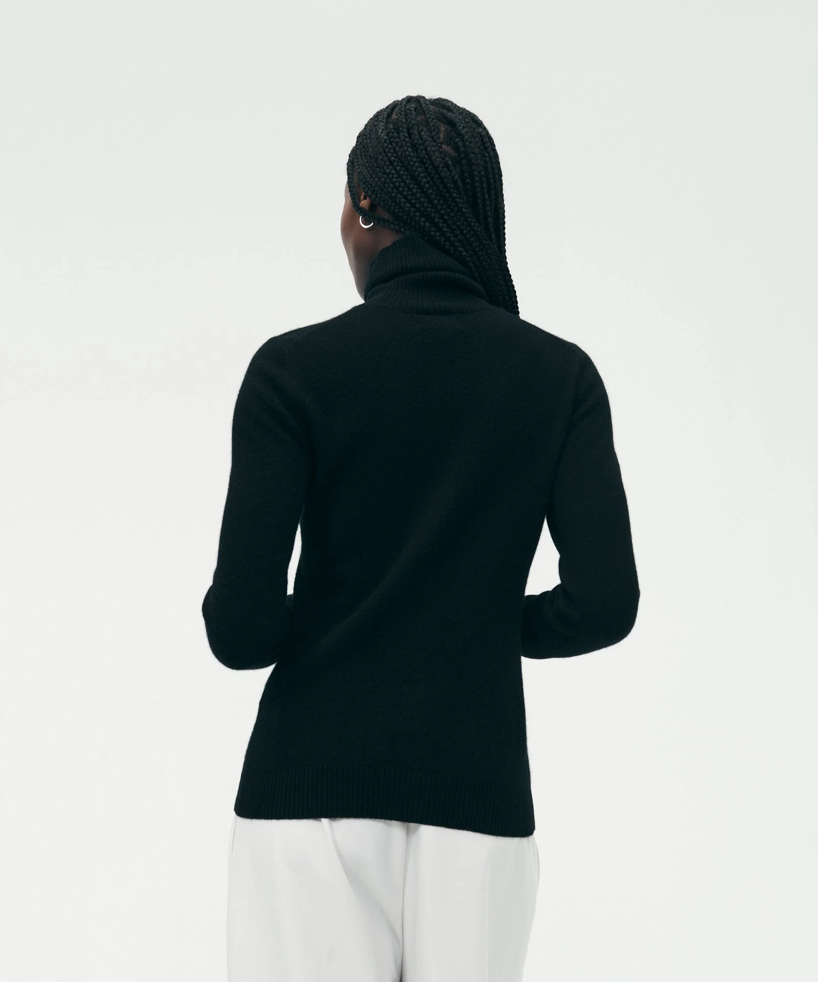 Signature Cashmere Classic Turtleneck - Image 13