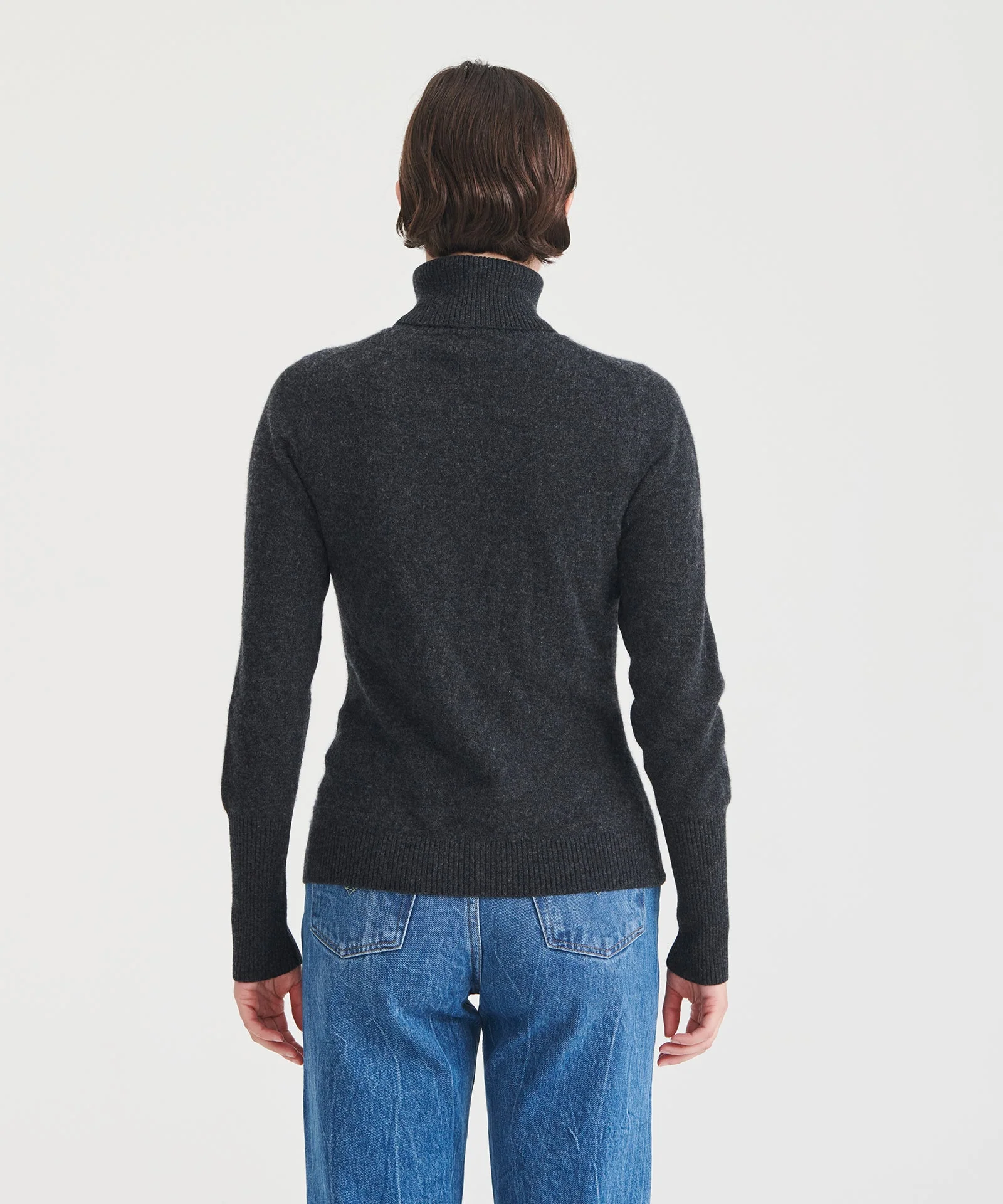 Signature Cashmere Classic Turtleneck - Image 26