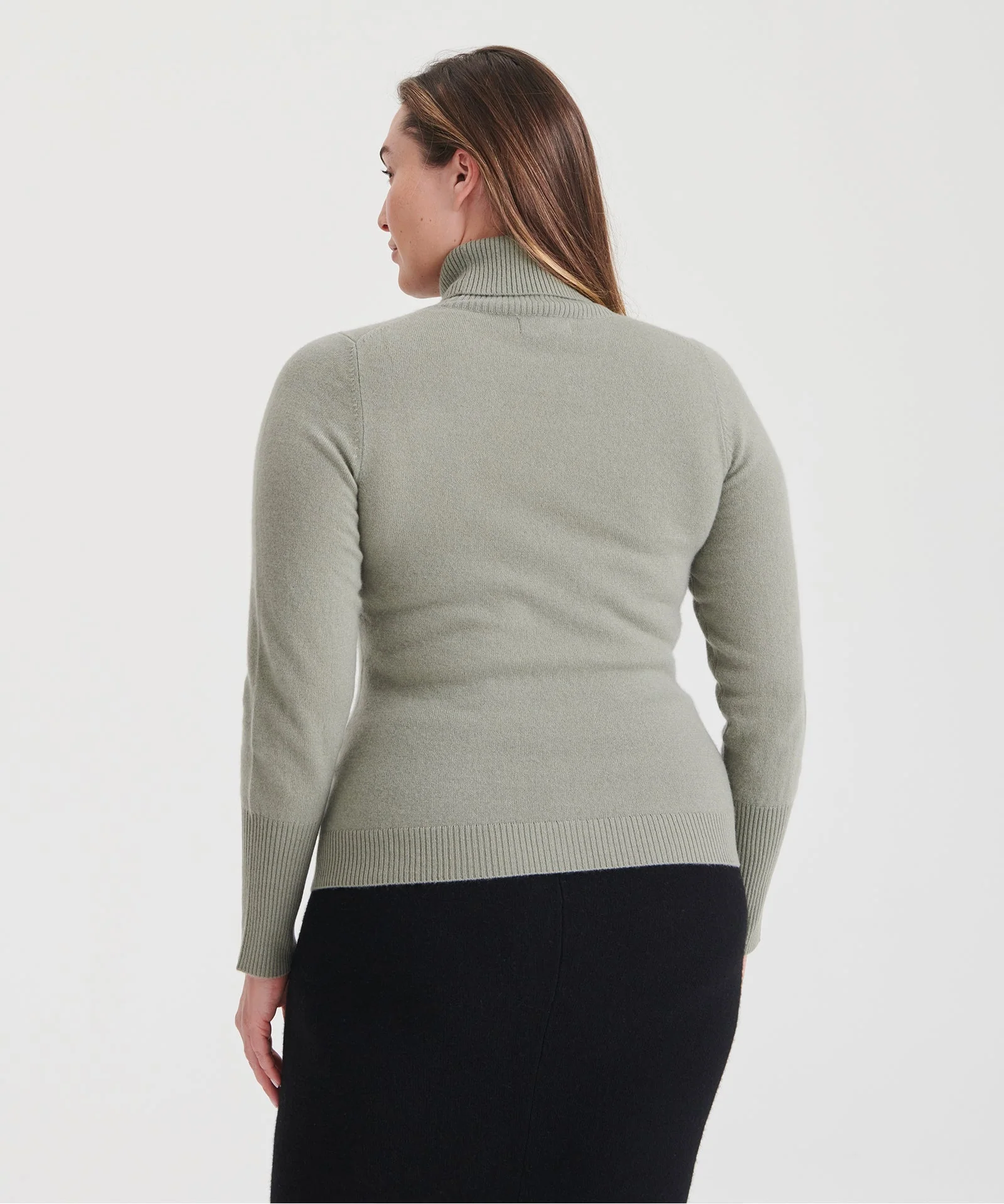 Signature Cashmere Classic Turtleneck - Image 30