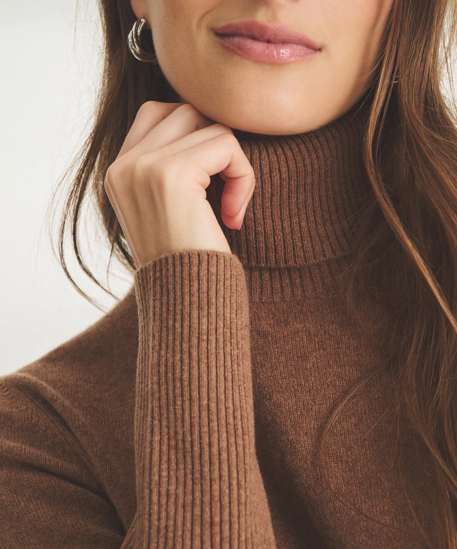 Signature Cashmere Classic Turtleneck - Image 38