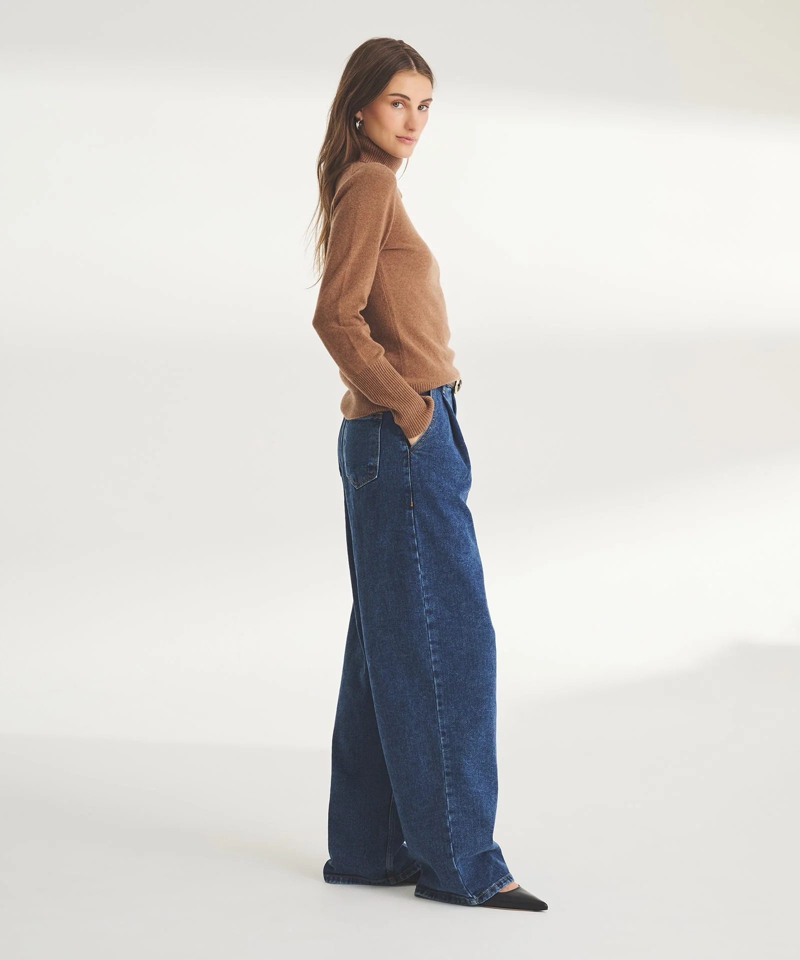 Signature Cashmere Classic Turtleneck - Image 41