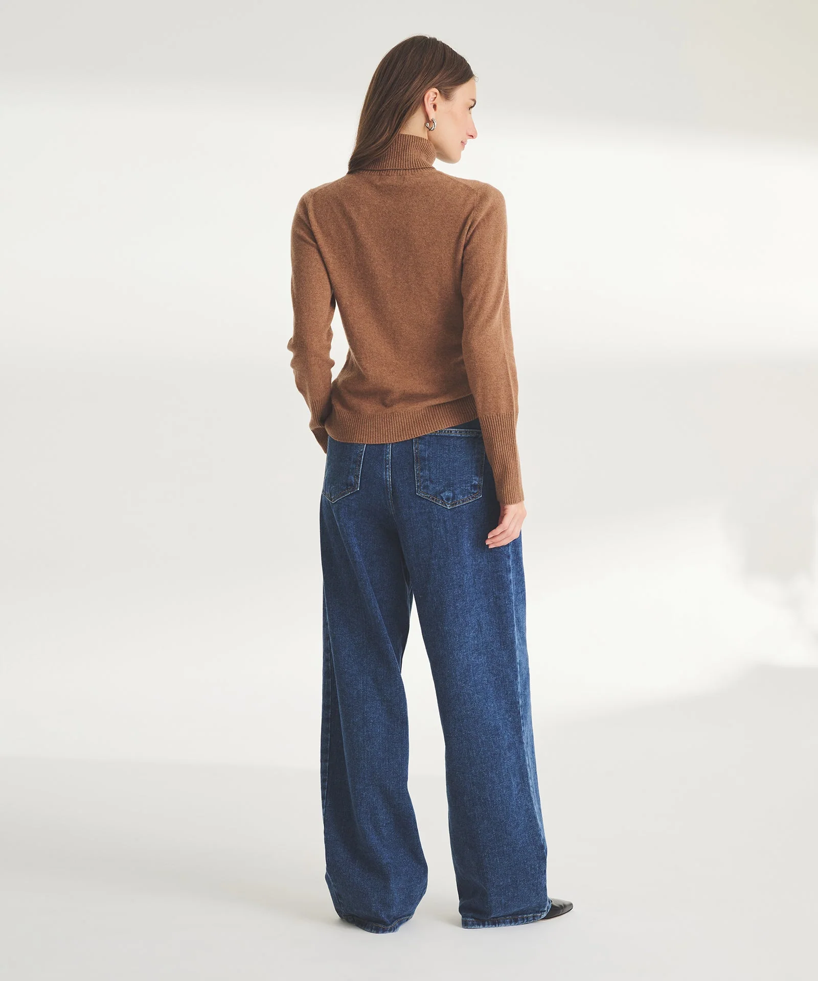 Signature Cashmere Classic Turtleneck - Image 42