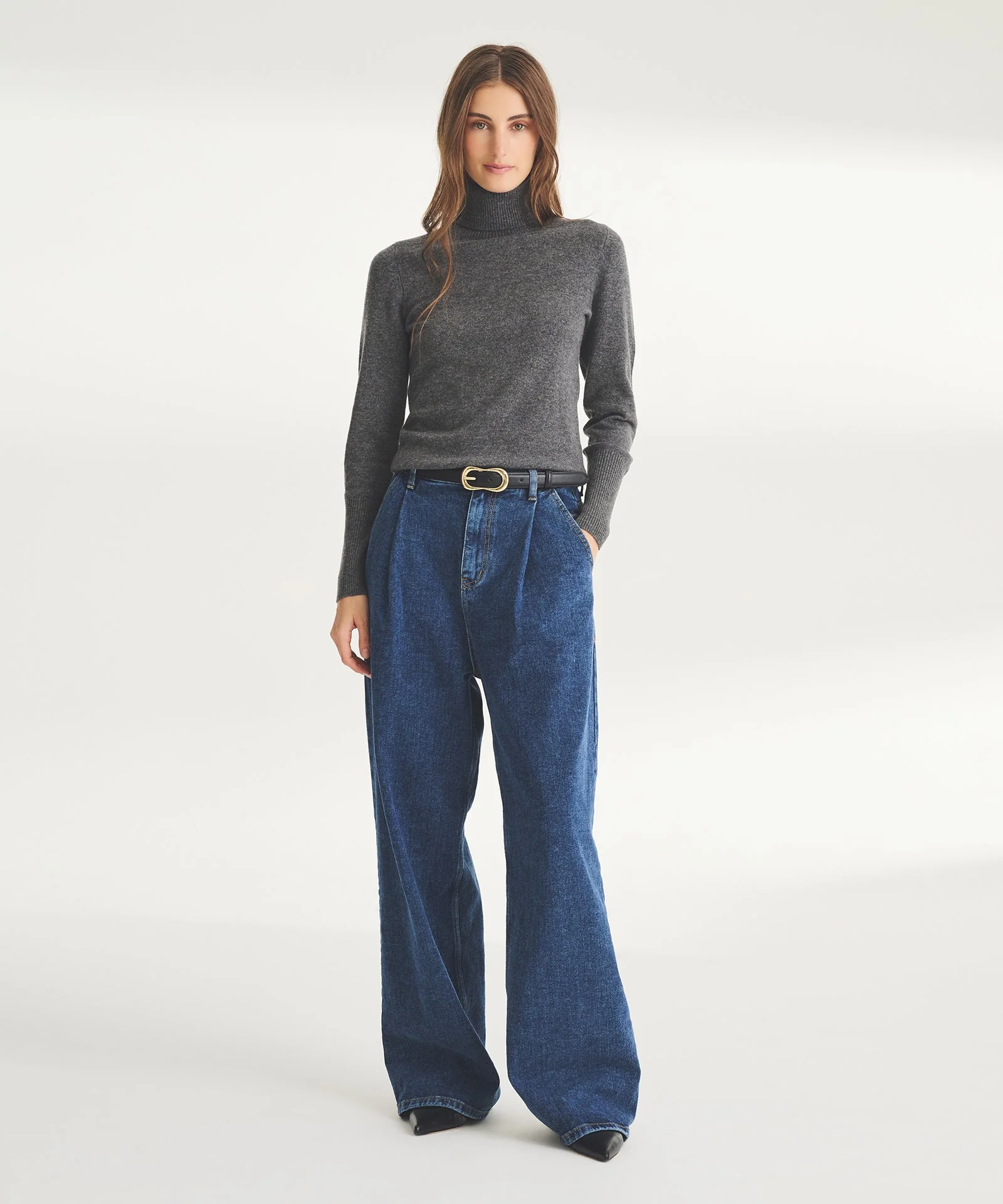 Signature Cashmere Classic Turtleneck - Image 43