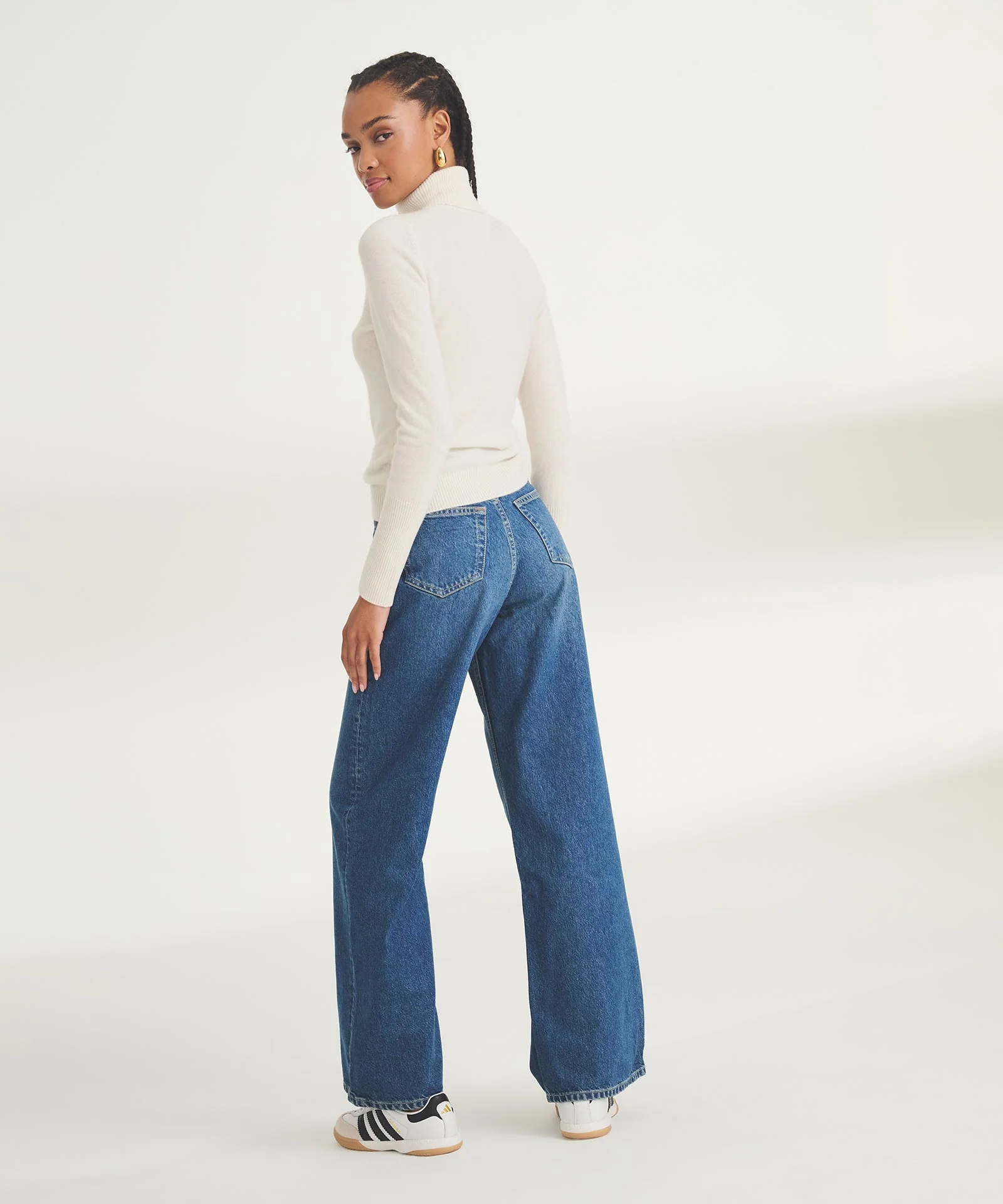 Signature Cashmere Classic Turtleneck - Image 50