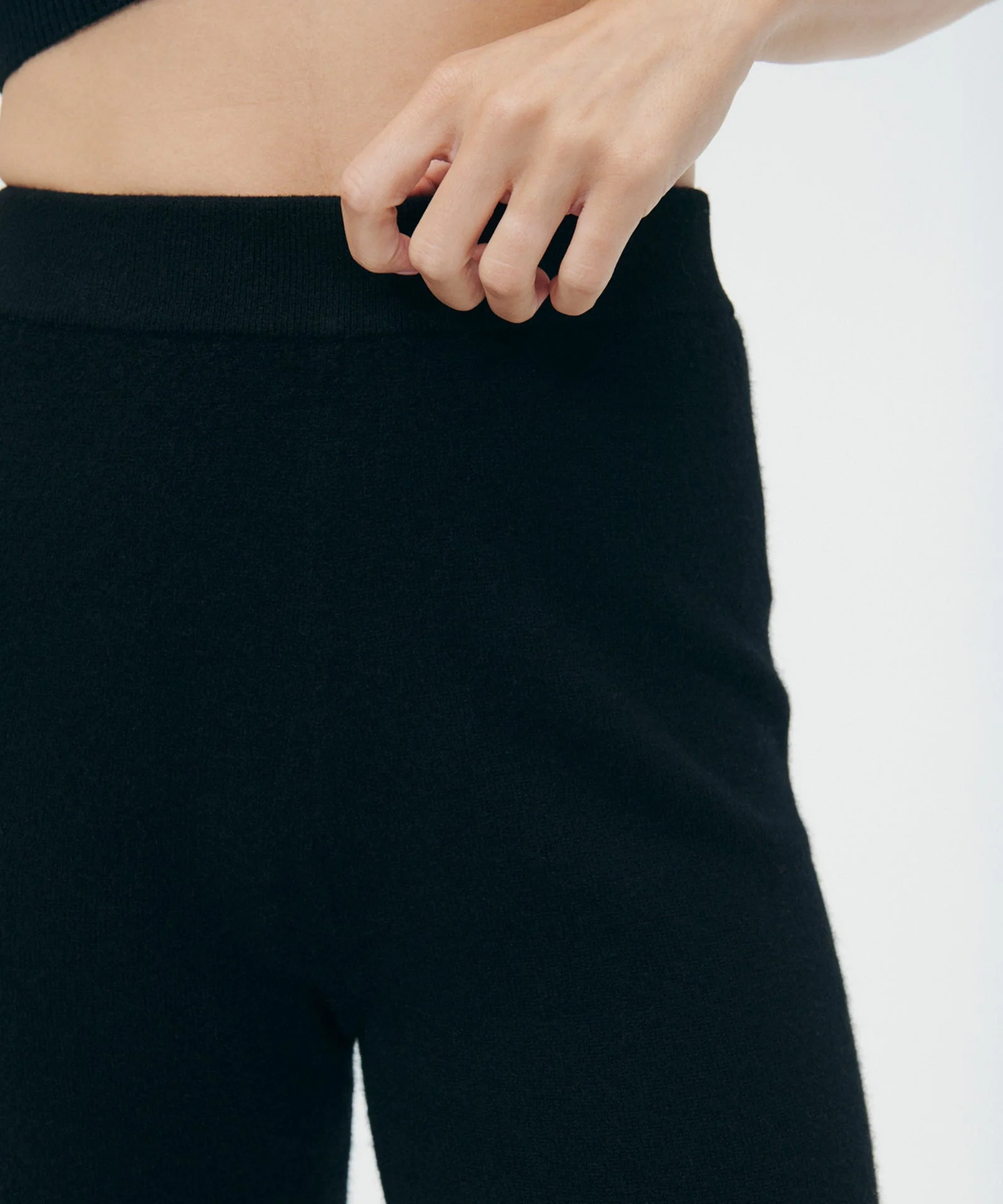 Signature Cashmere Cropped Pant - Image 3