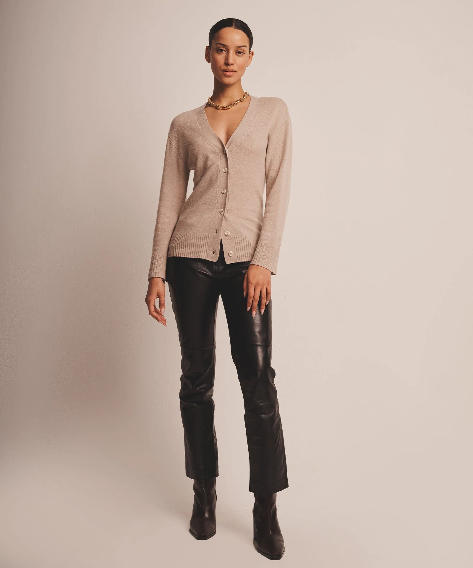 Signature Cashmere Fitted Cardigan - Image 10