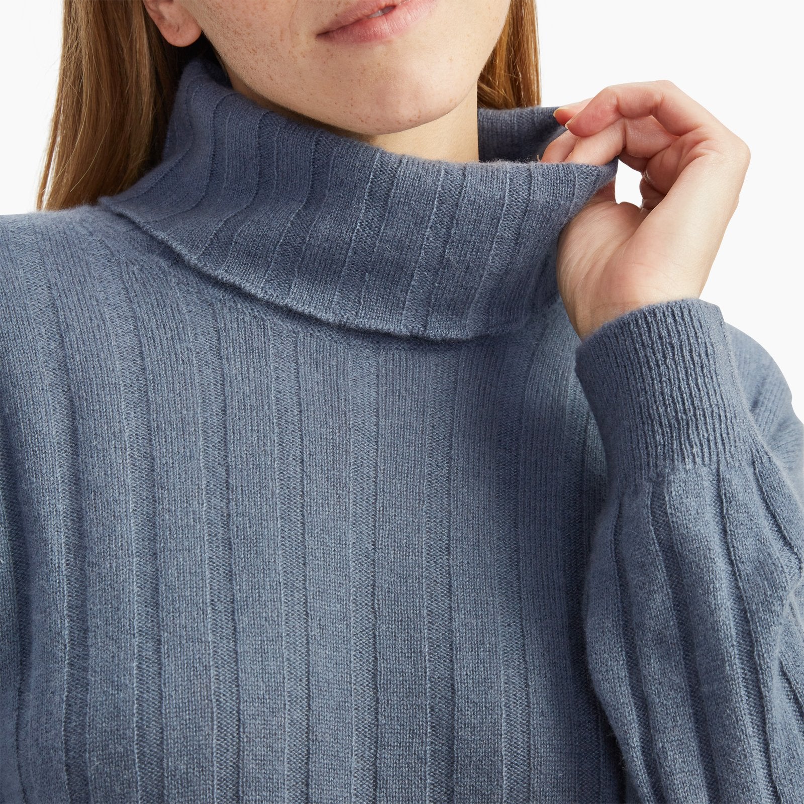 Cashmere Relaxed Ribbed Turtleneck - Image 15