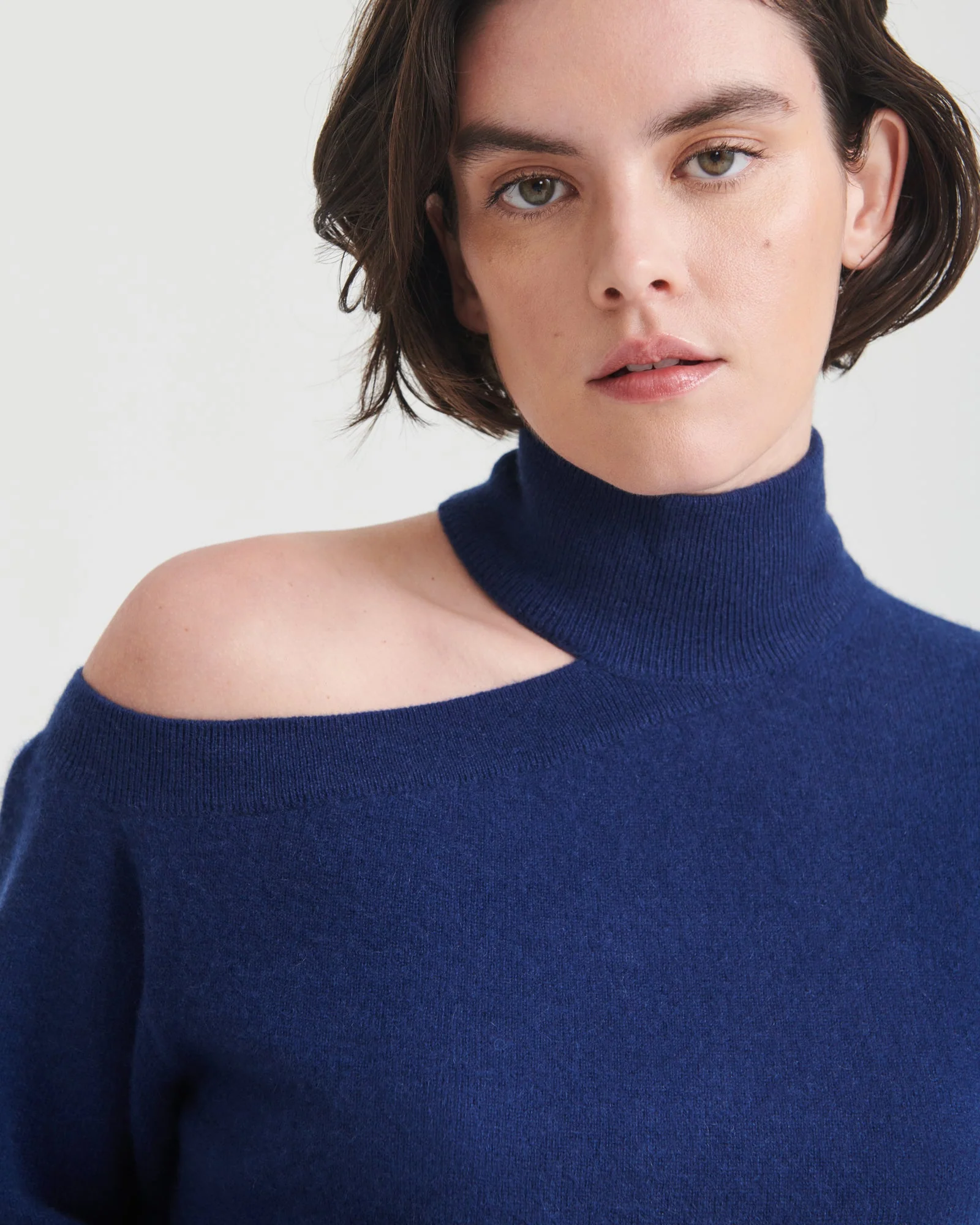 Cashmere Shoulder Cut Out Turtleneck - Image 5