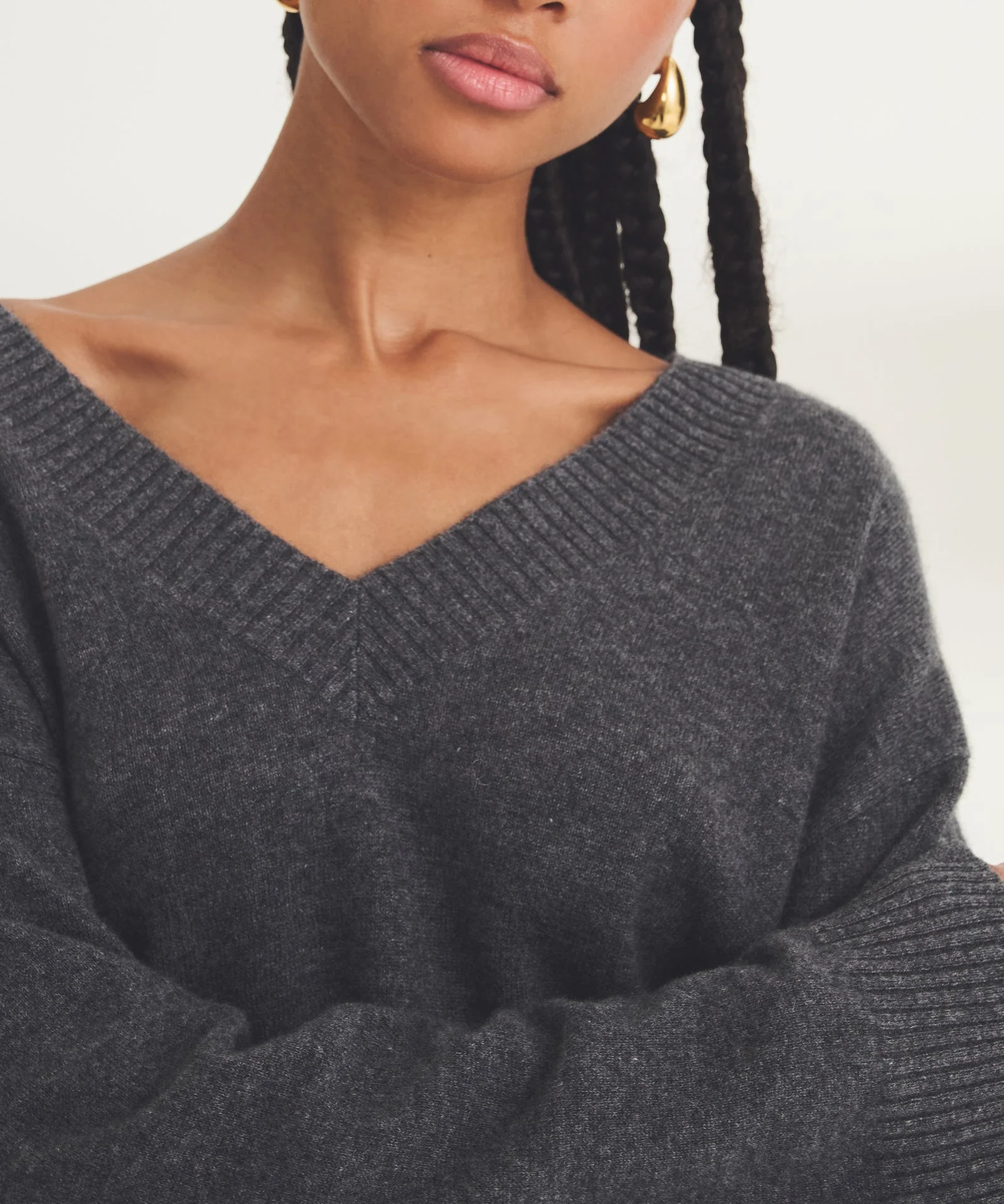 Signature Cashmere Wide Sleeve V-Neck Sweater - Image 21