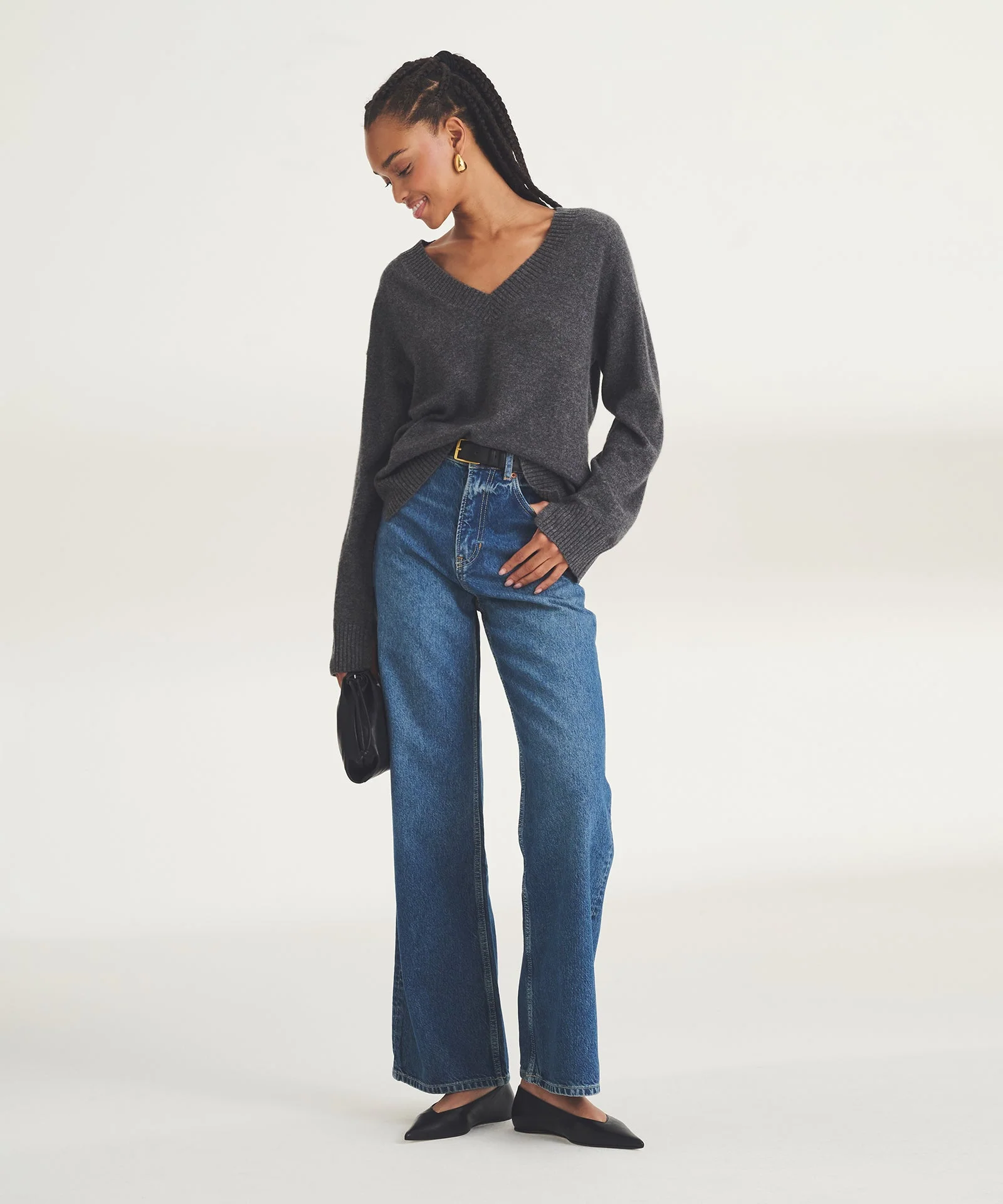Signature Cashmere Wide Sleeve V-Neck Sweater - Image 23