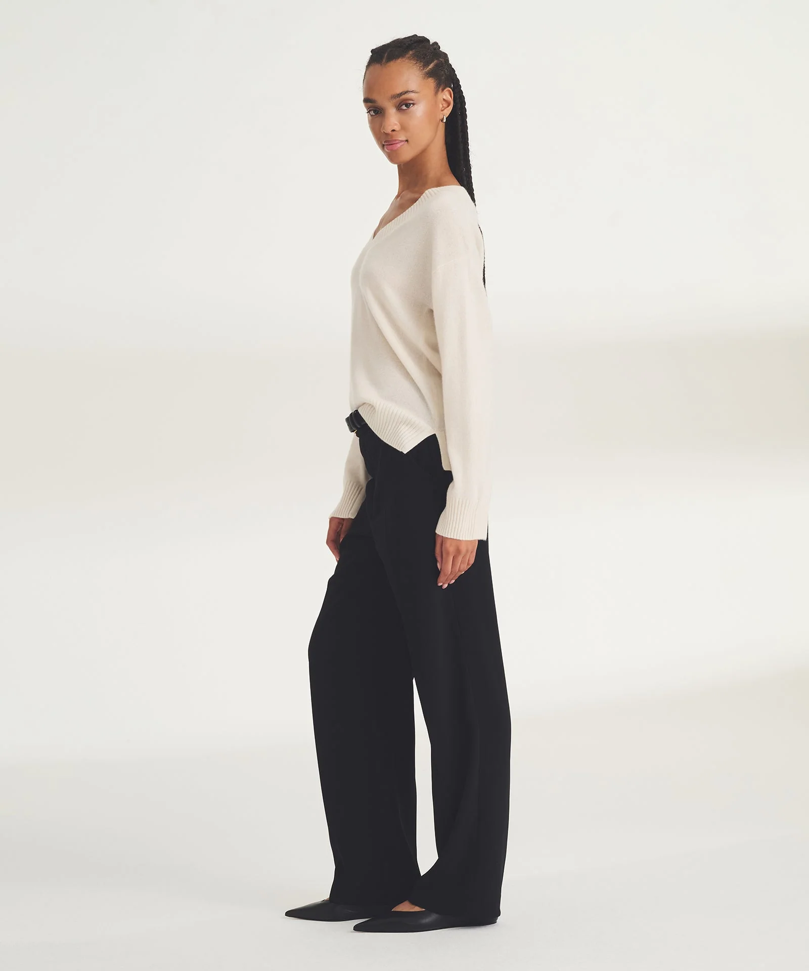 Signature Cashmere Wide Sleeve V-Neck Sweater - Image 31