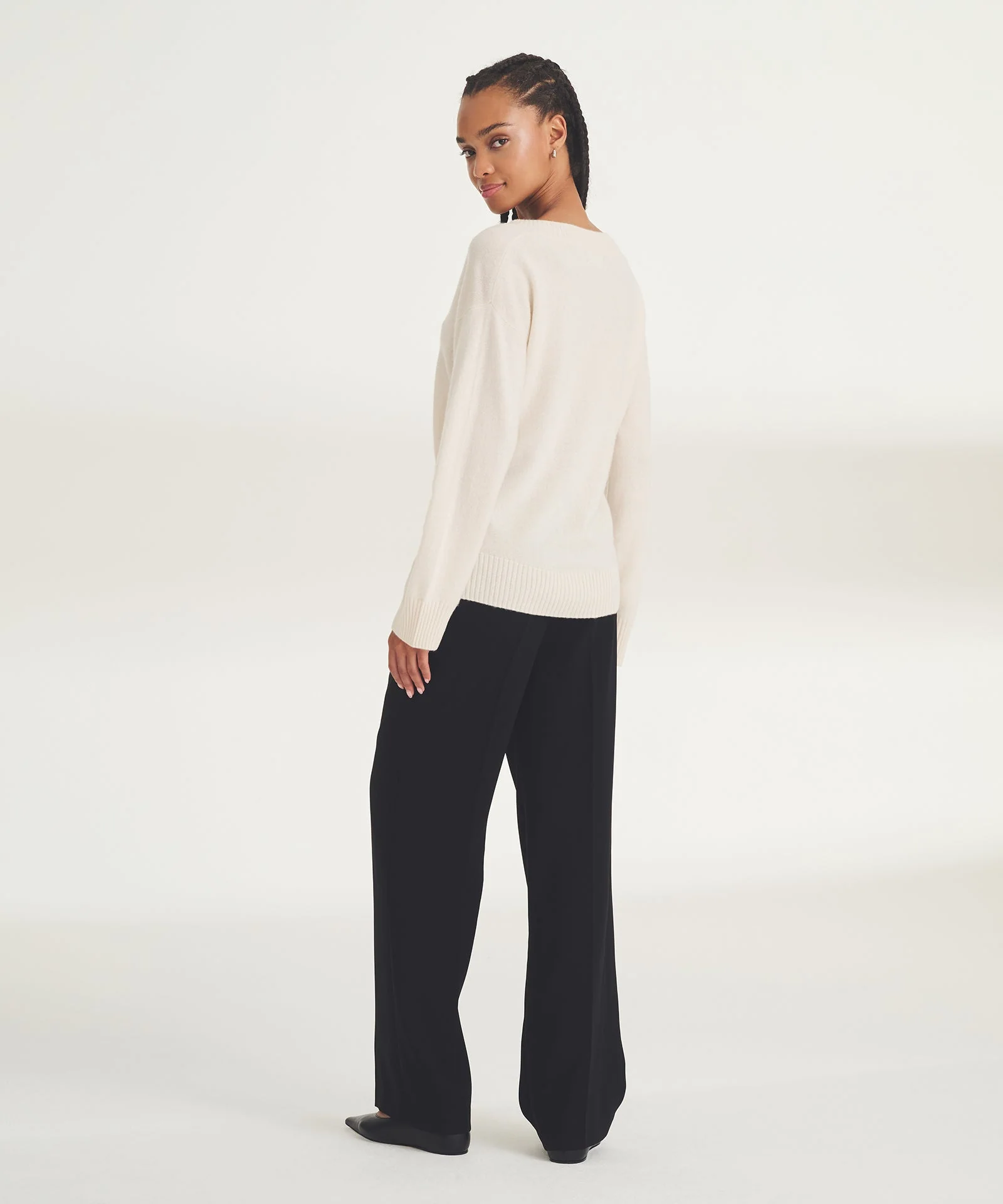 Signature Cashmere Wide Sleeve V-Neck Sweater - Image 32