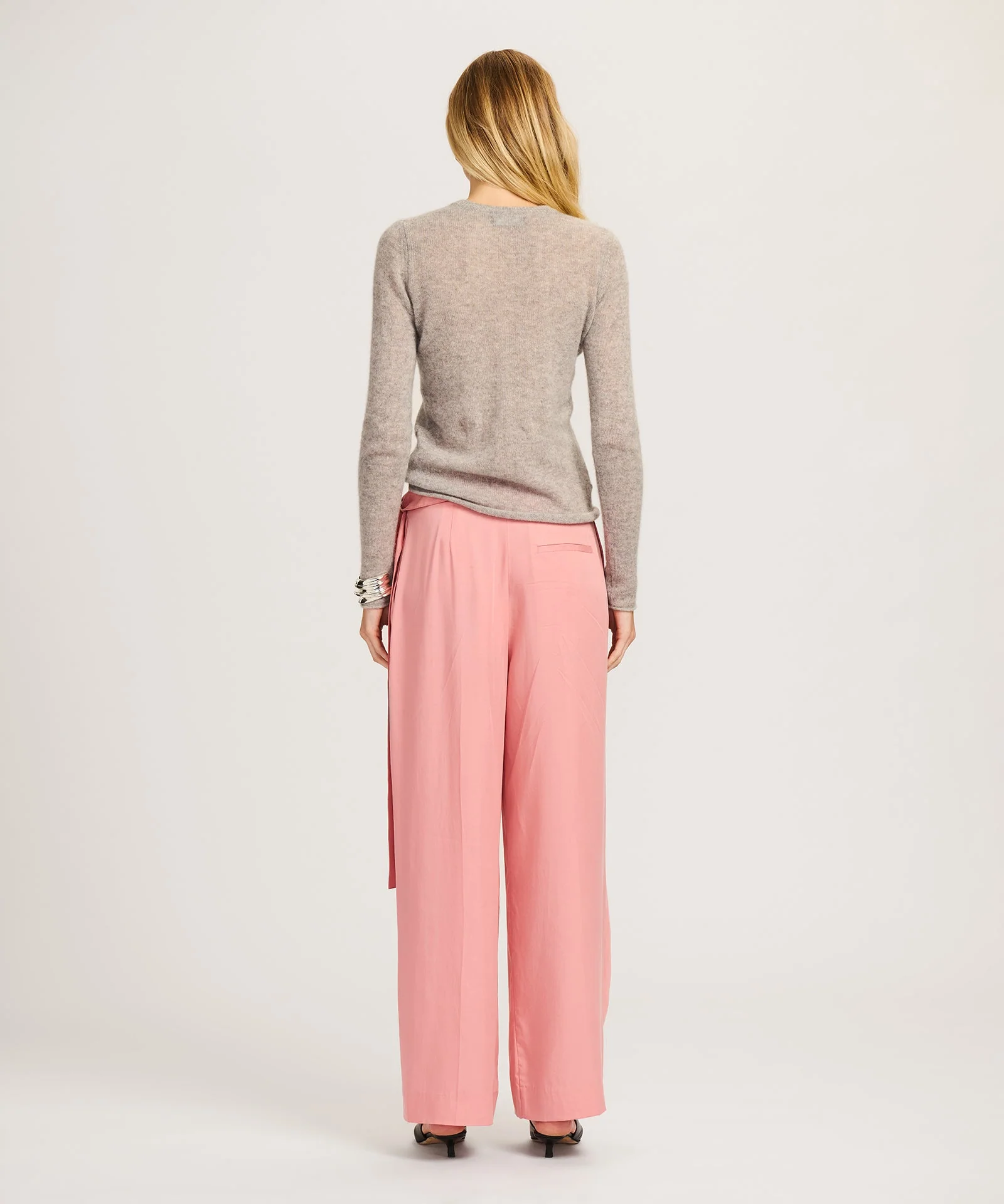 Featherweight Cashmere Slim Crewneck Sweater - Image 11