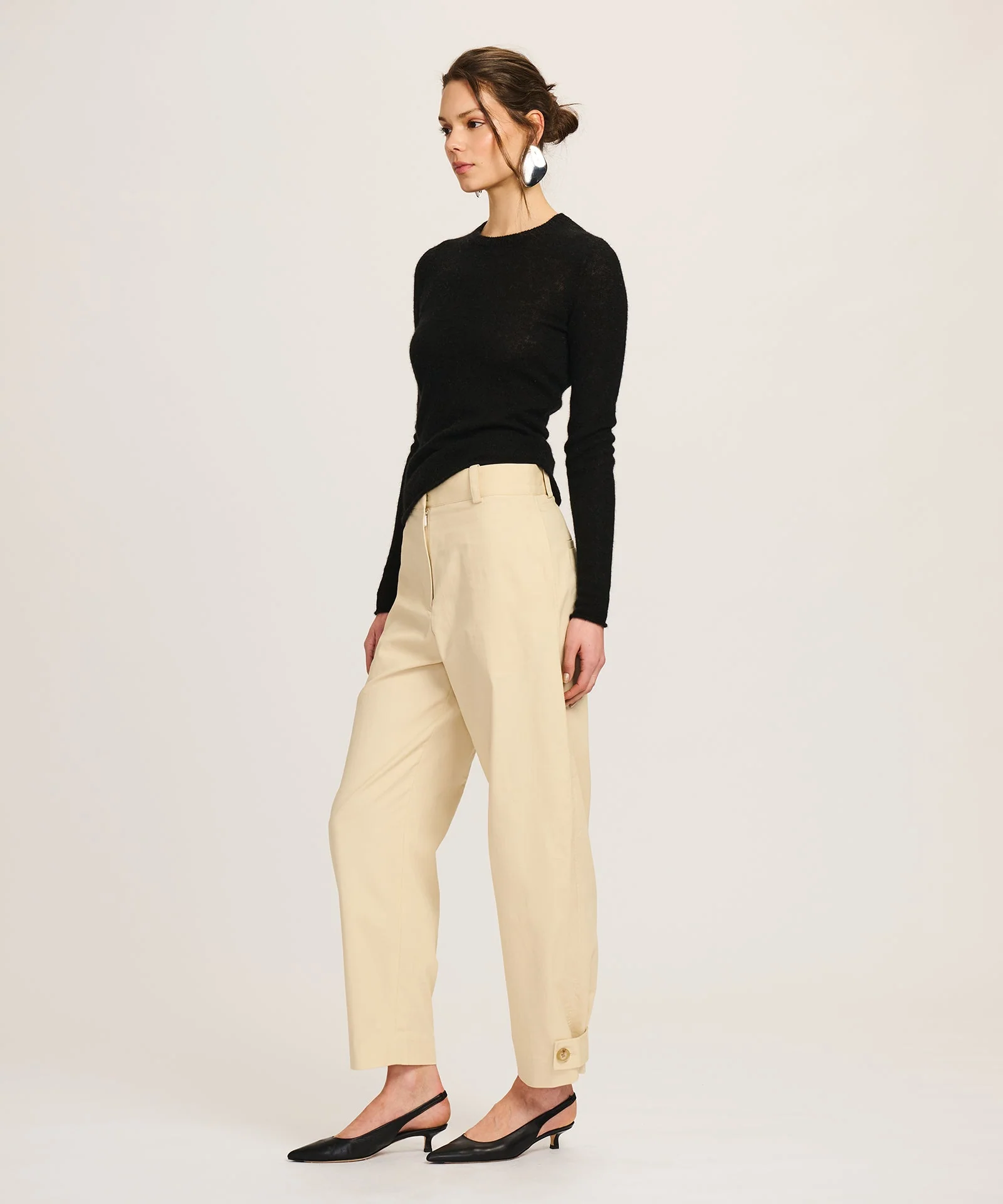 Featherweight Cashmere Slim Crewneck Sweater - Image 15