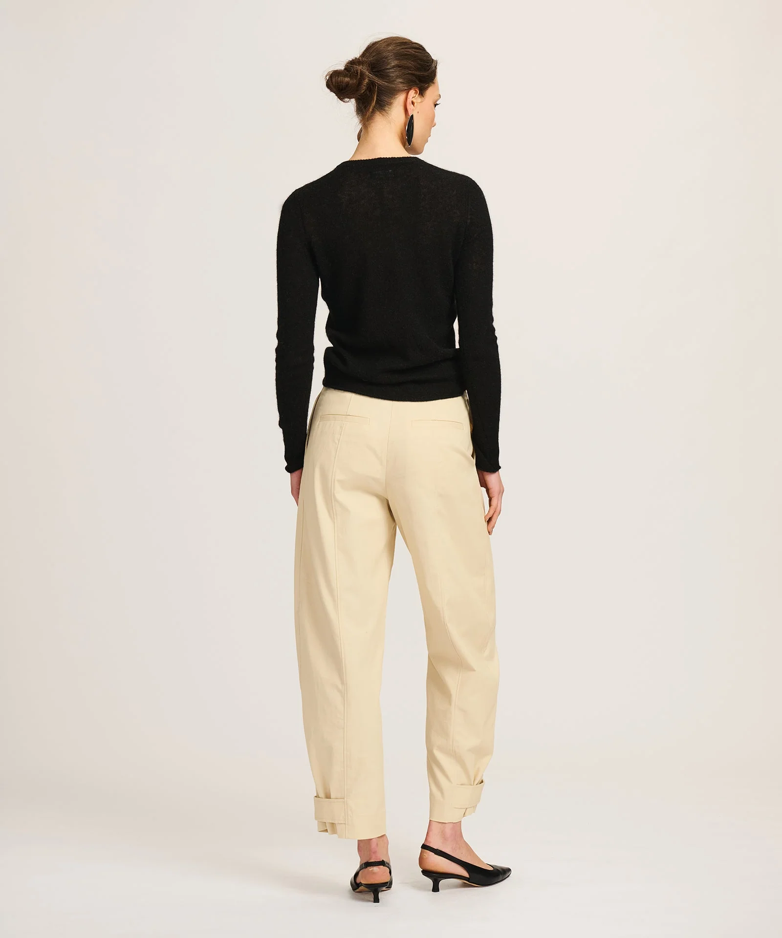 Featherweight Cashmere Slim Crewneck Sweater - Image 16