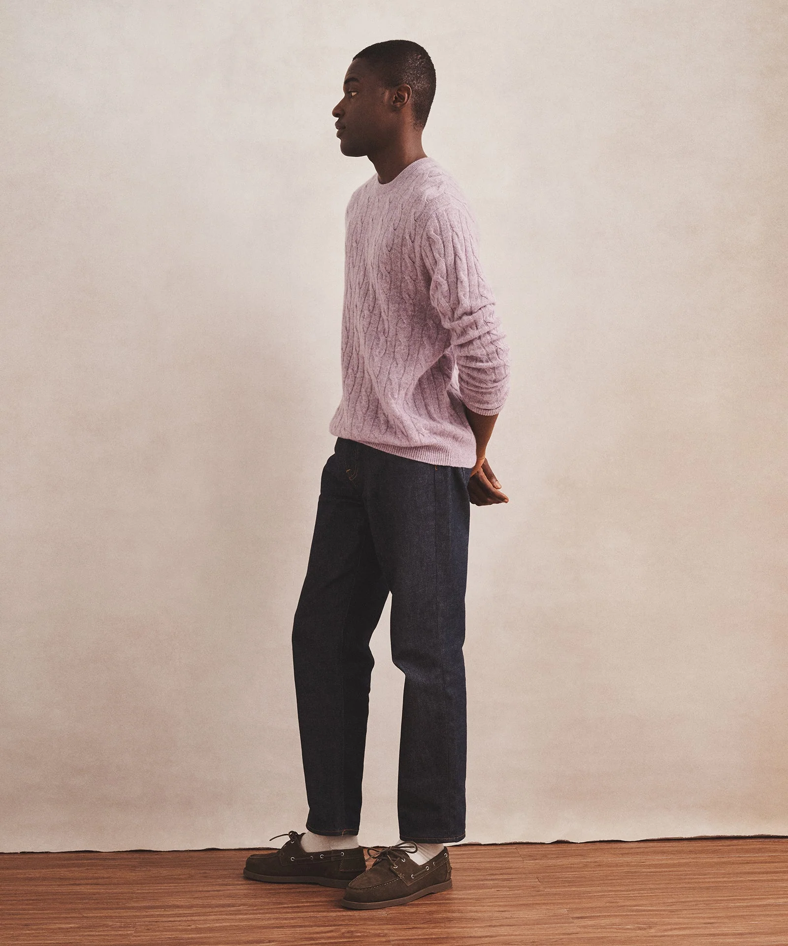 Lightweight Cashmere Cable Crewneck Sweater - Image 11