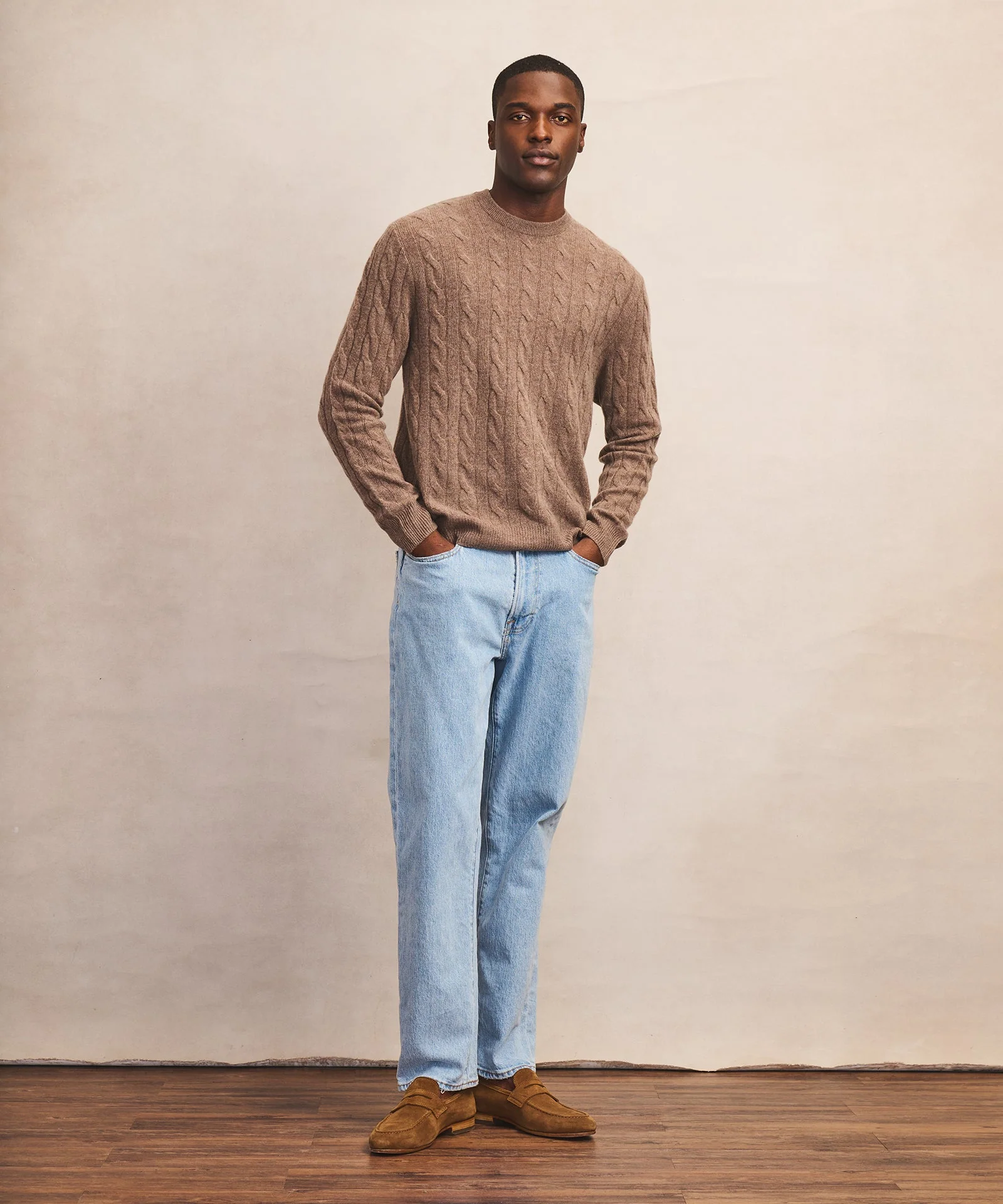 Lightweight Cashmere Cable Crewneck Sweater - Image 22