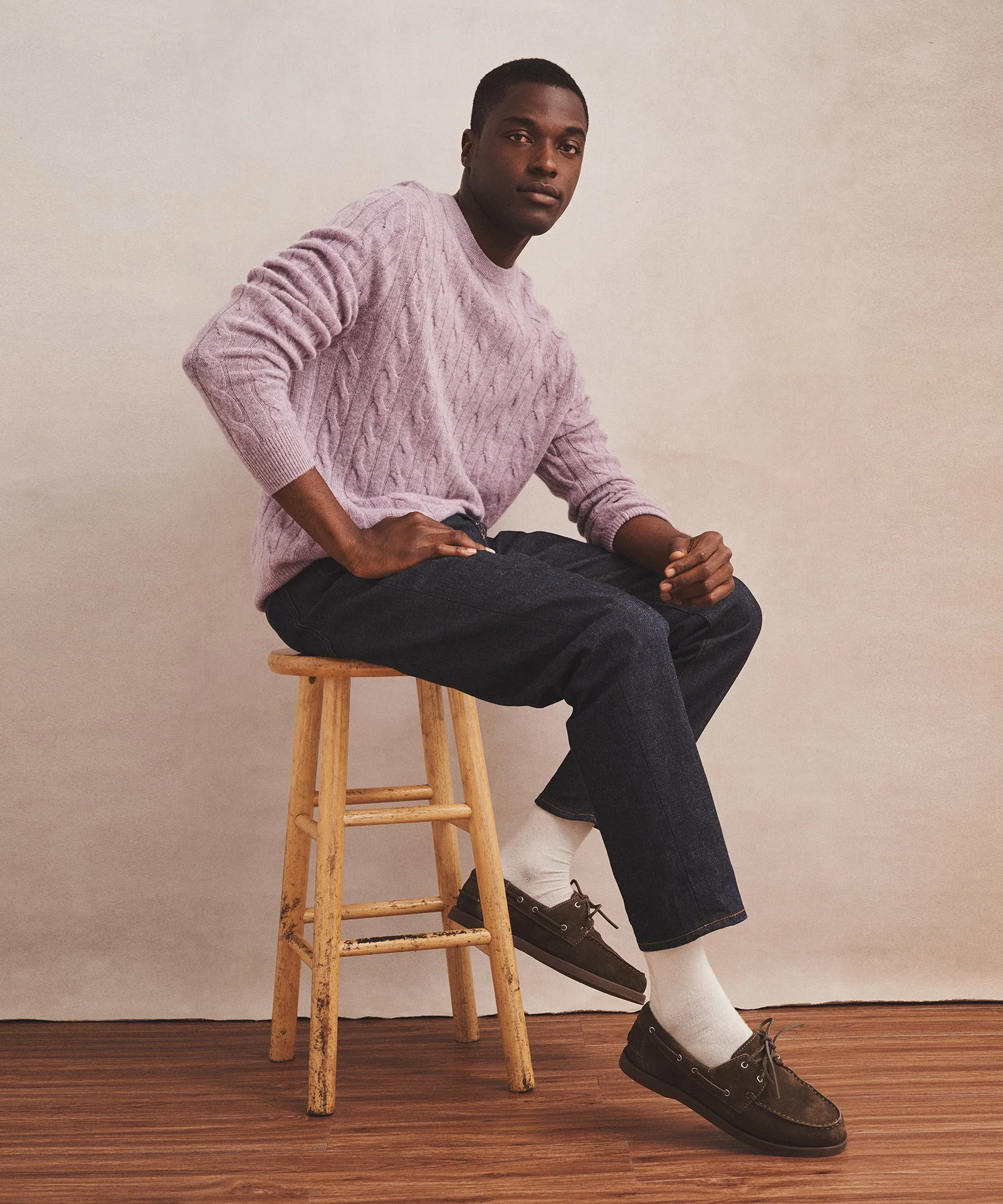 Lightweight Cashmere Cable Crewneck Sweater - Image 5