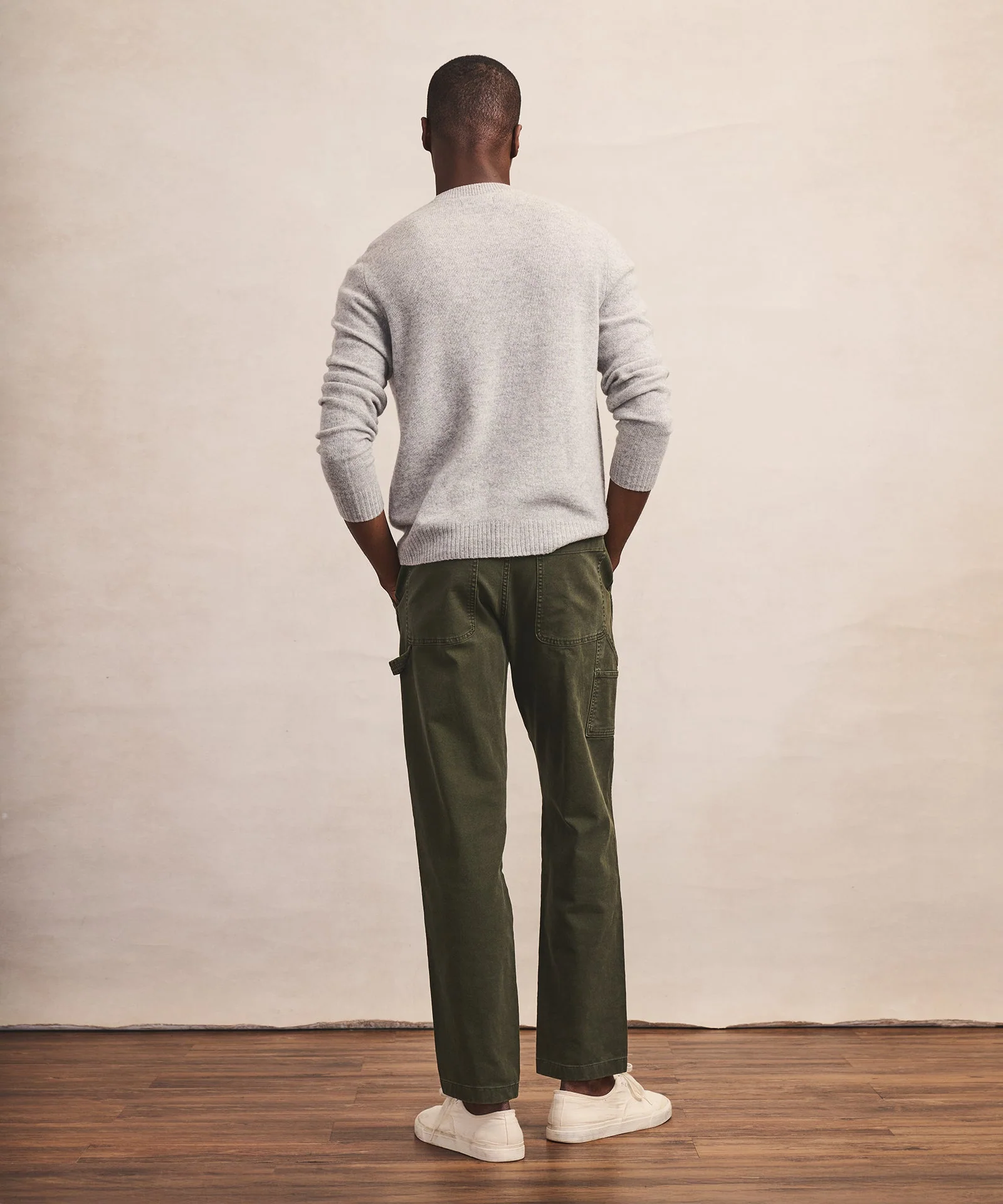 Lightweight Cashmere Crewneck Sweater - Image 12