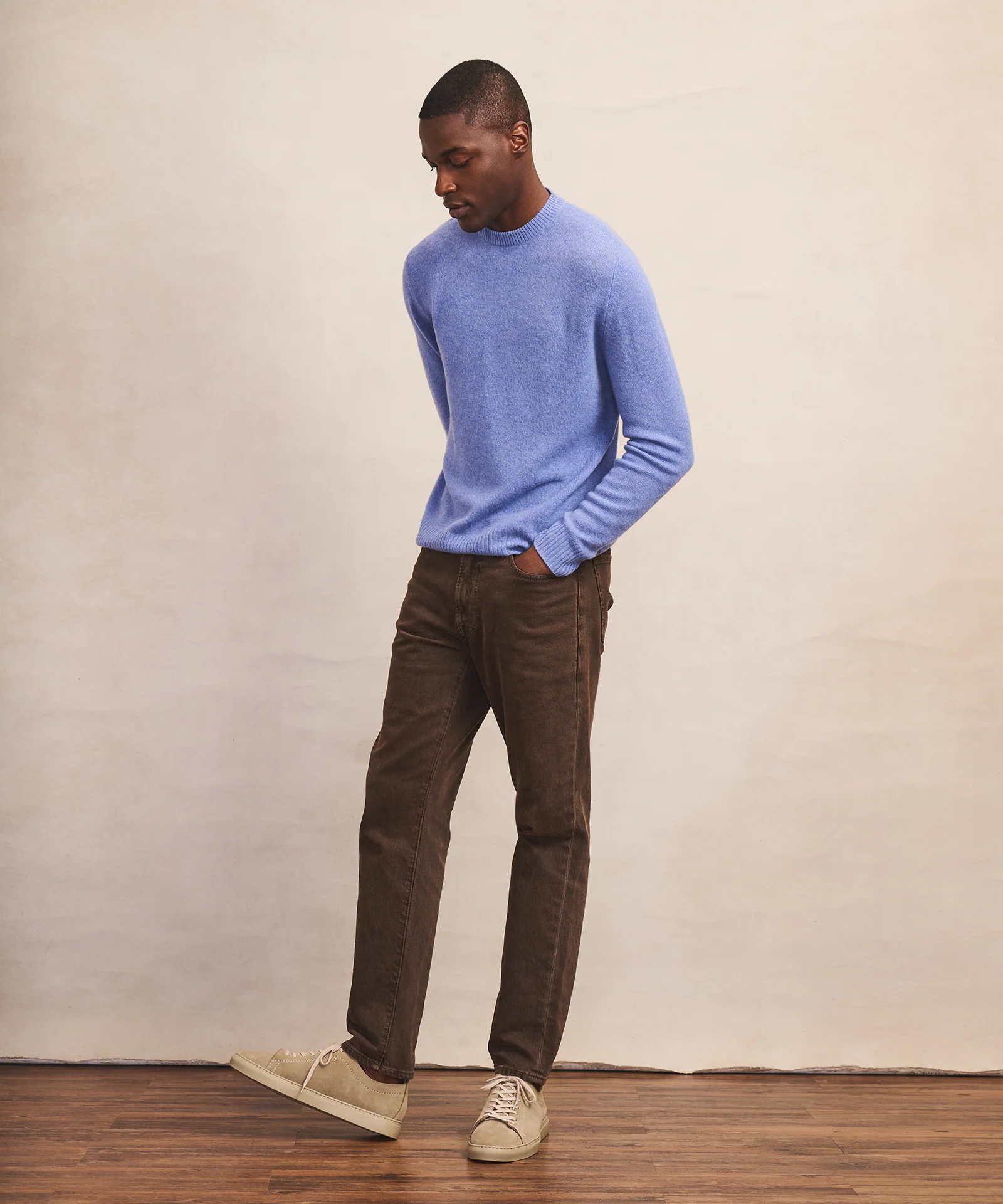Lightweight Cashmere Crewneck Sweater - Image 15