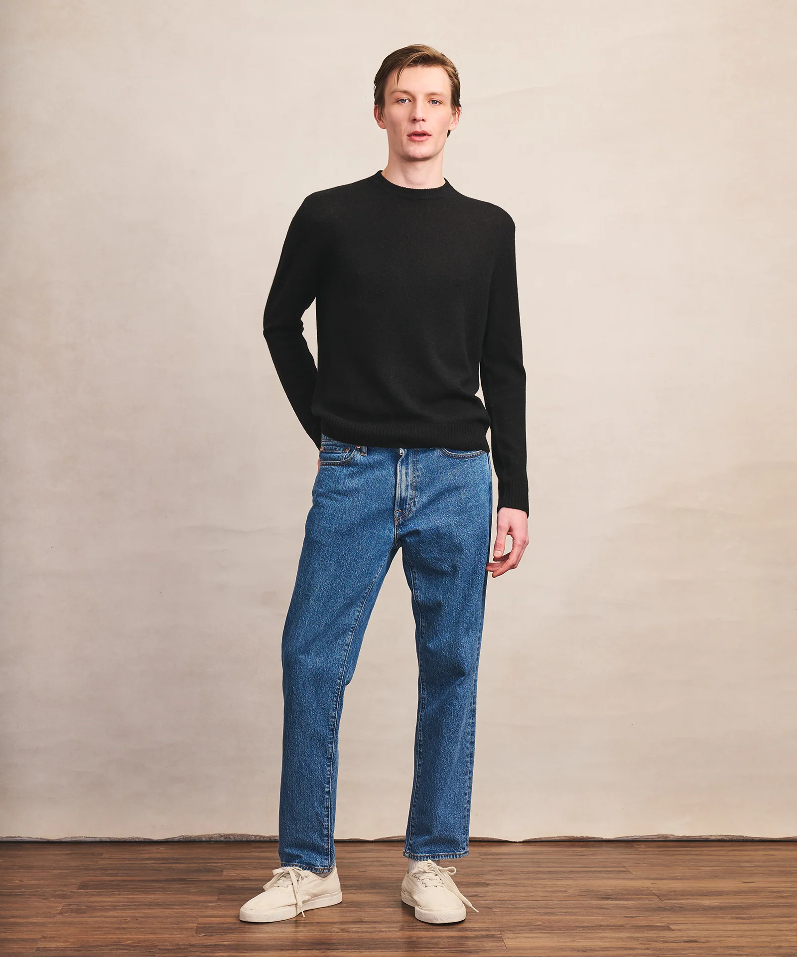 Lightweight Cashmere Crewneck Sweater - Image 17