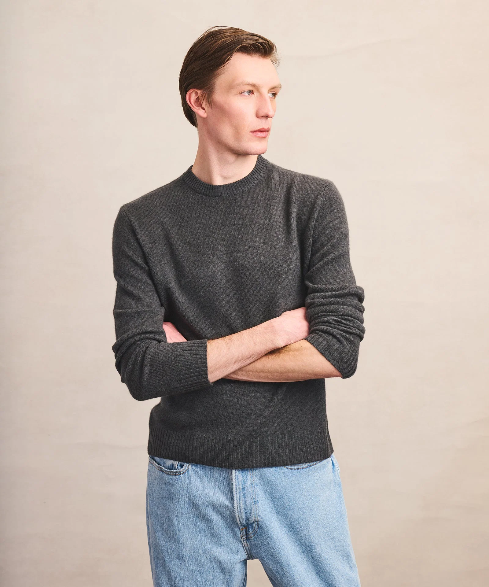 Lightweight Cashmere Crewneck Sweater - Image 5