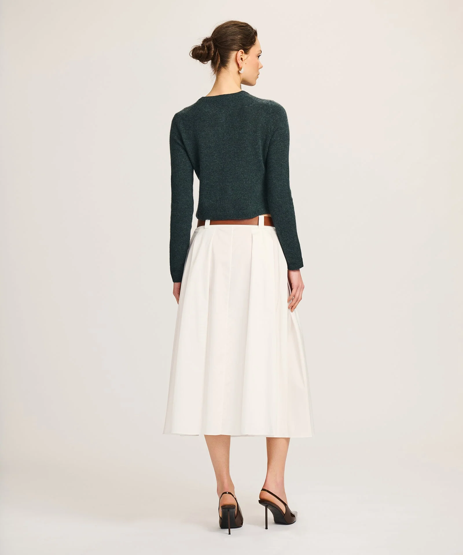 Lightweight Cashmere Cropped Cardigan - Image 11