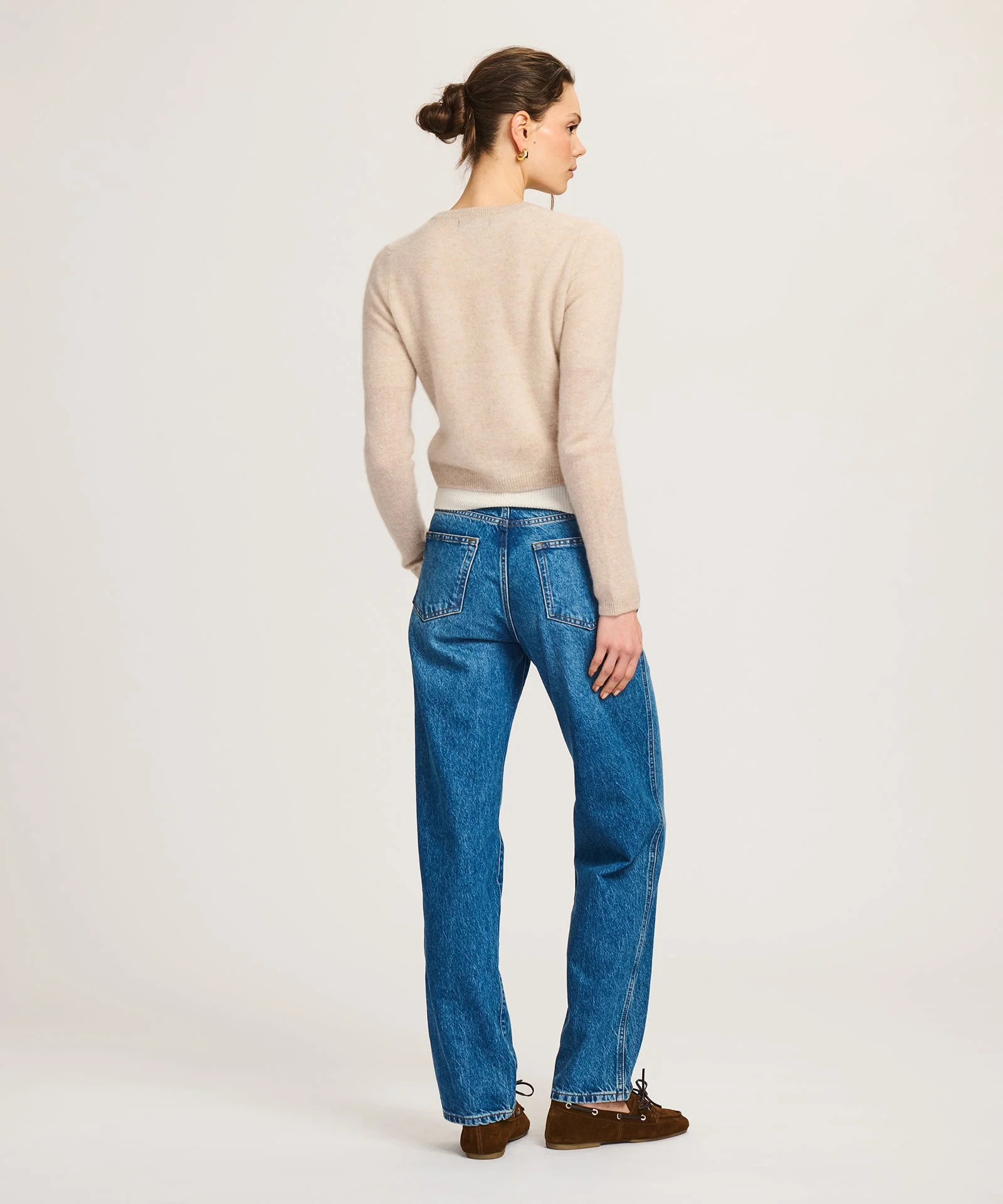 Lightweight Cashmere Cropped Cardigan - Image 15
