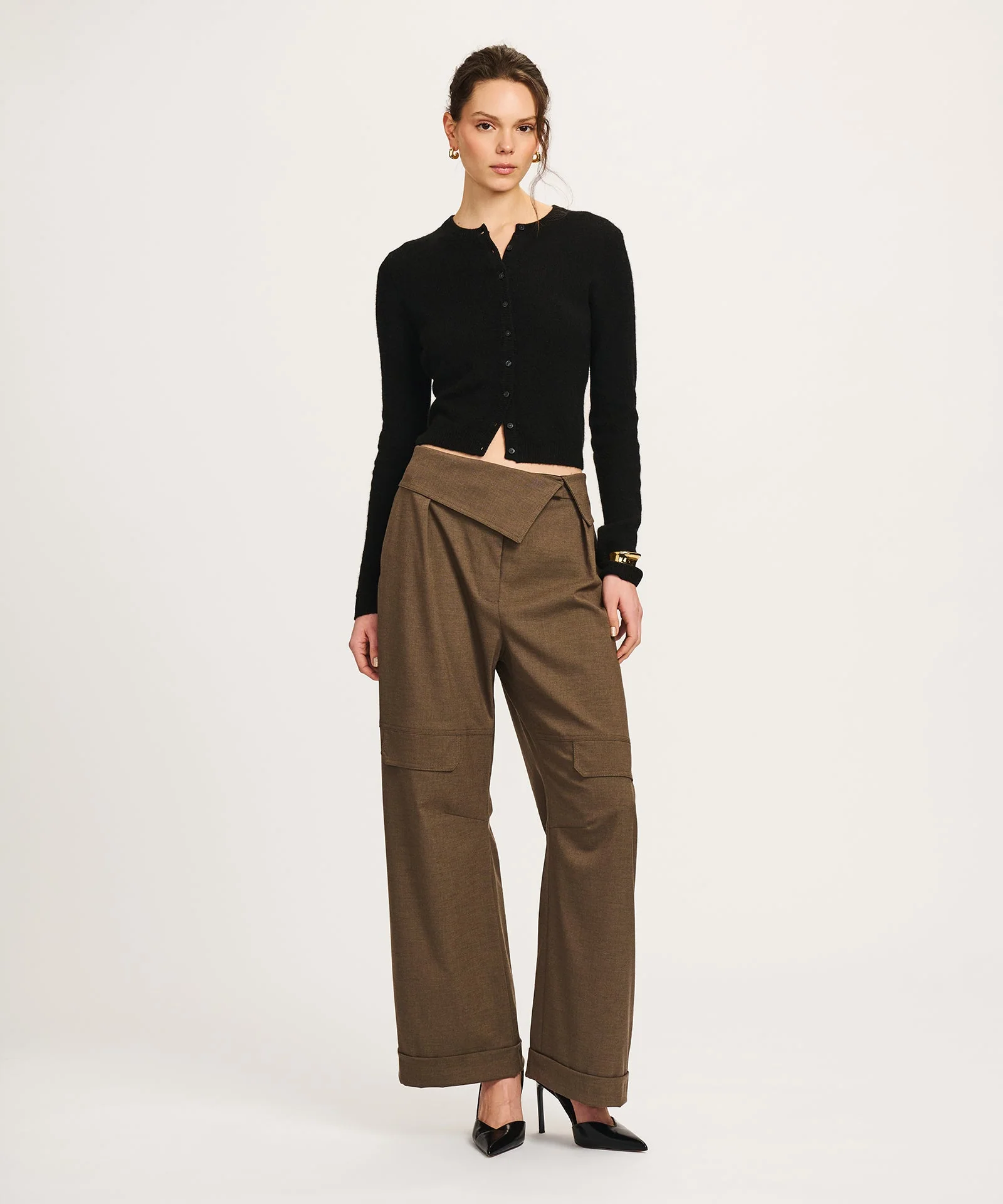 Lightweight Cashmere Cropped Cardigan - Image 5