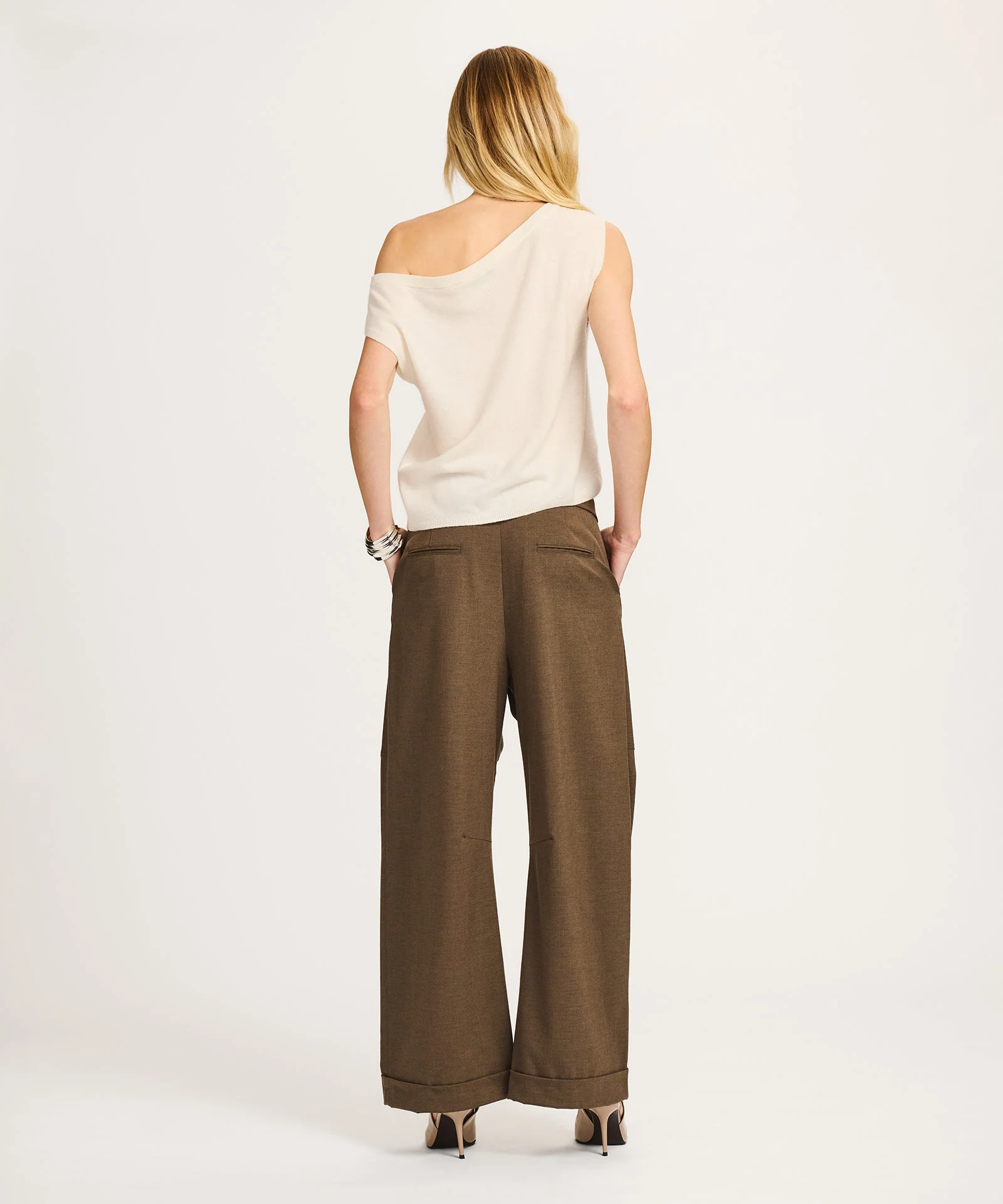 Lightweight Cashmere Off The Shoulder Tank - Image 6