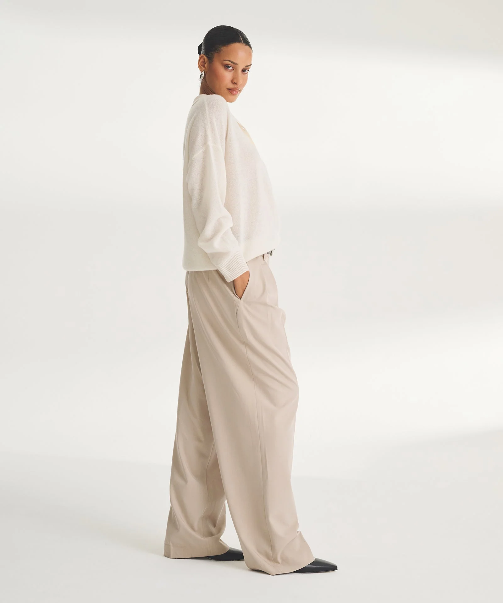Lightweight Cashmere Oversized Polo - Image 9