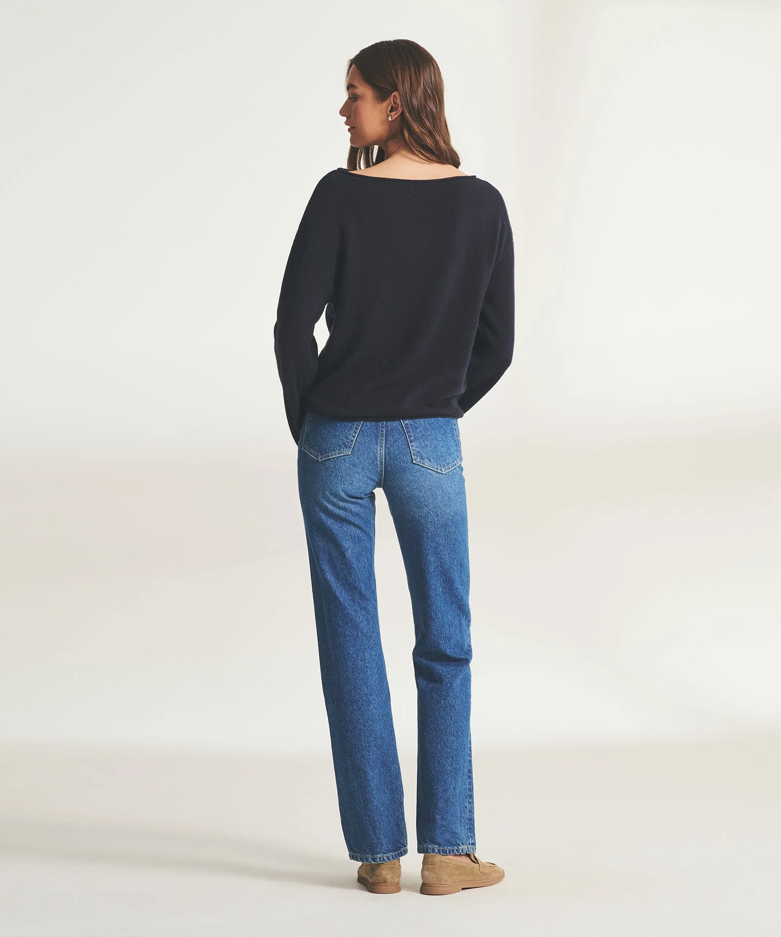 Lightweight Cashmere Relaxed Boatneck Sweater - Image 22
