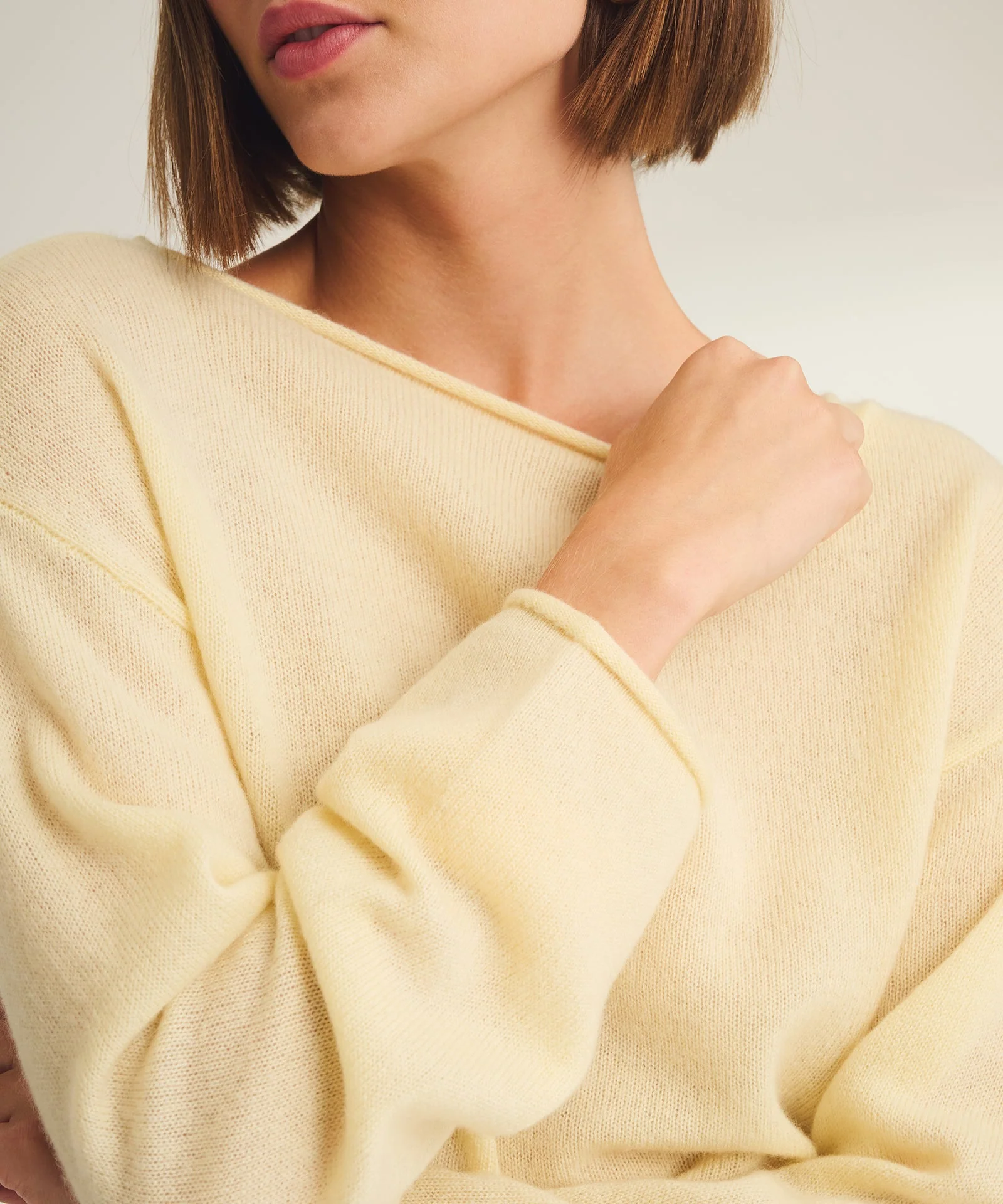 Lightweight Cashmere Relaxed Boatneck Sweater - Image 4