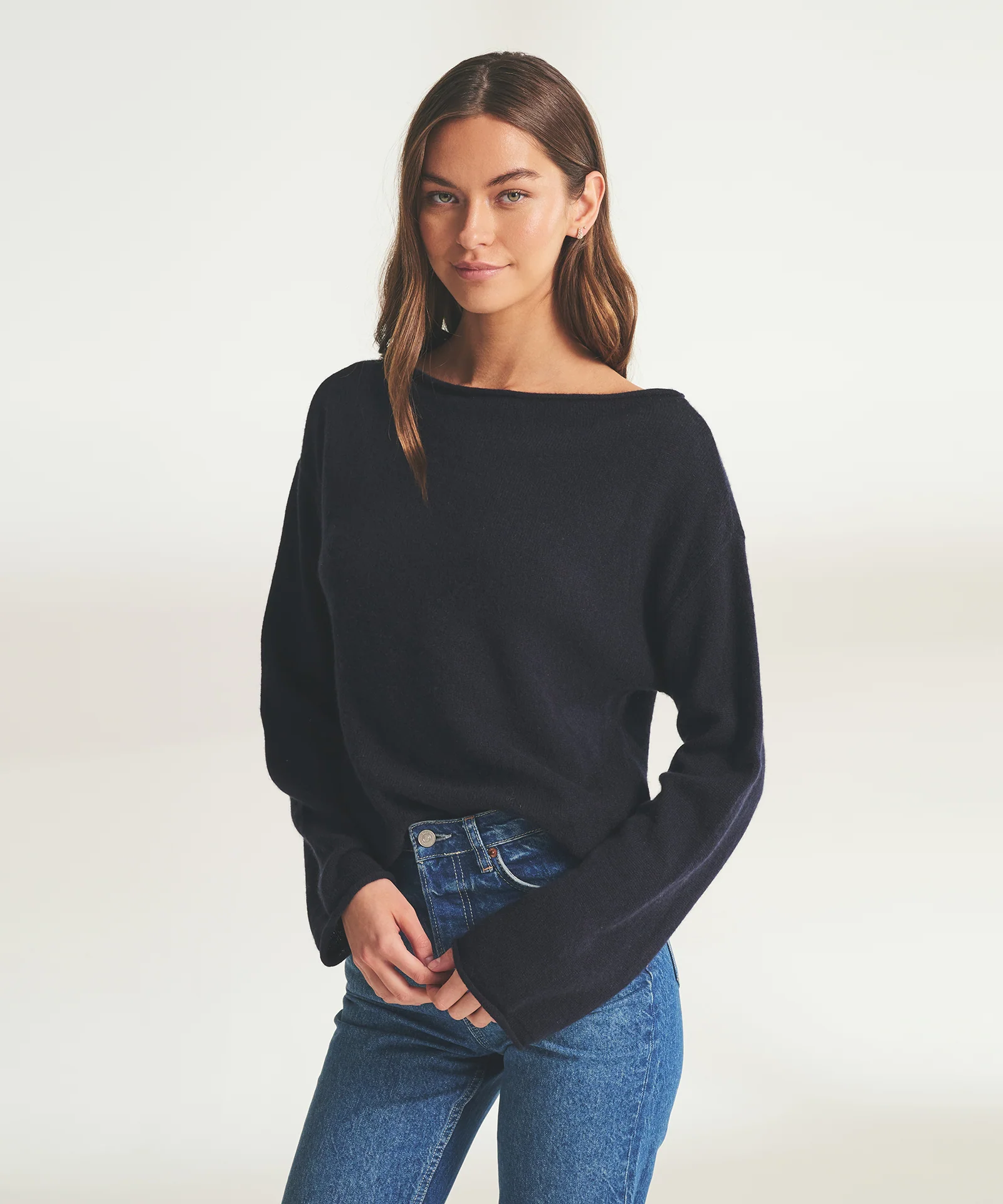 Lightweight Cashmere Relaxed Boatneck Sweater - Image 5