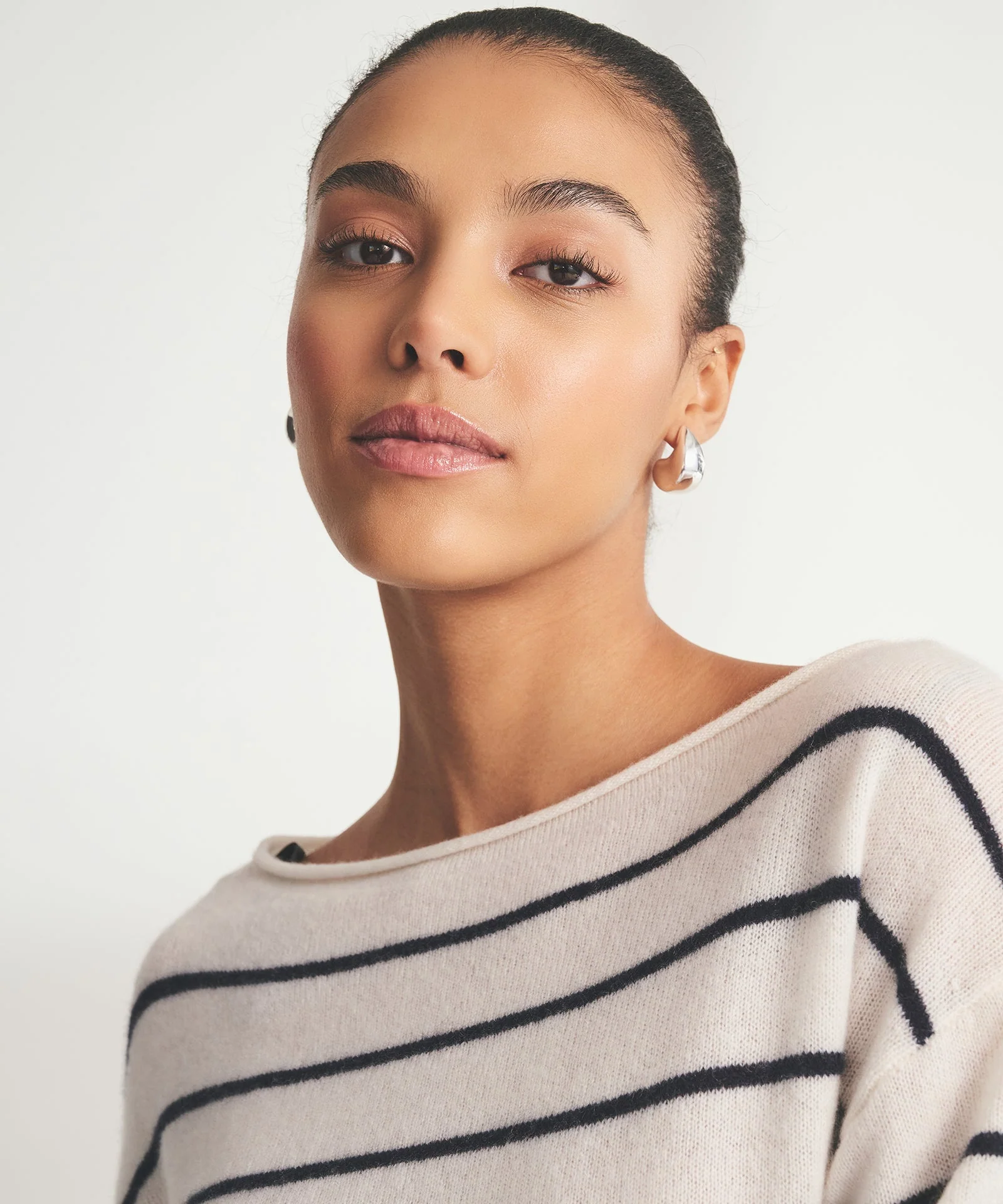 Lightweight Cashmere Relaxed Striped Boatneck Sweater - Image 3