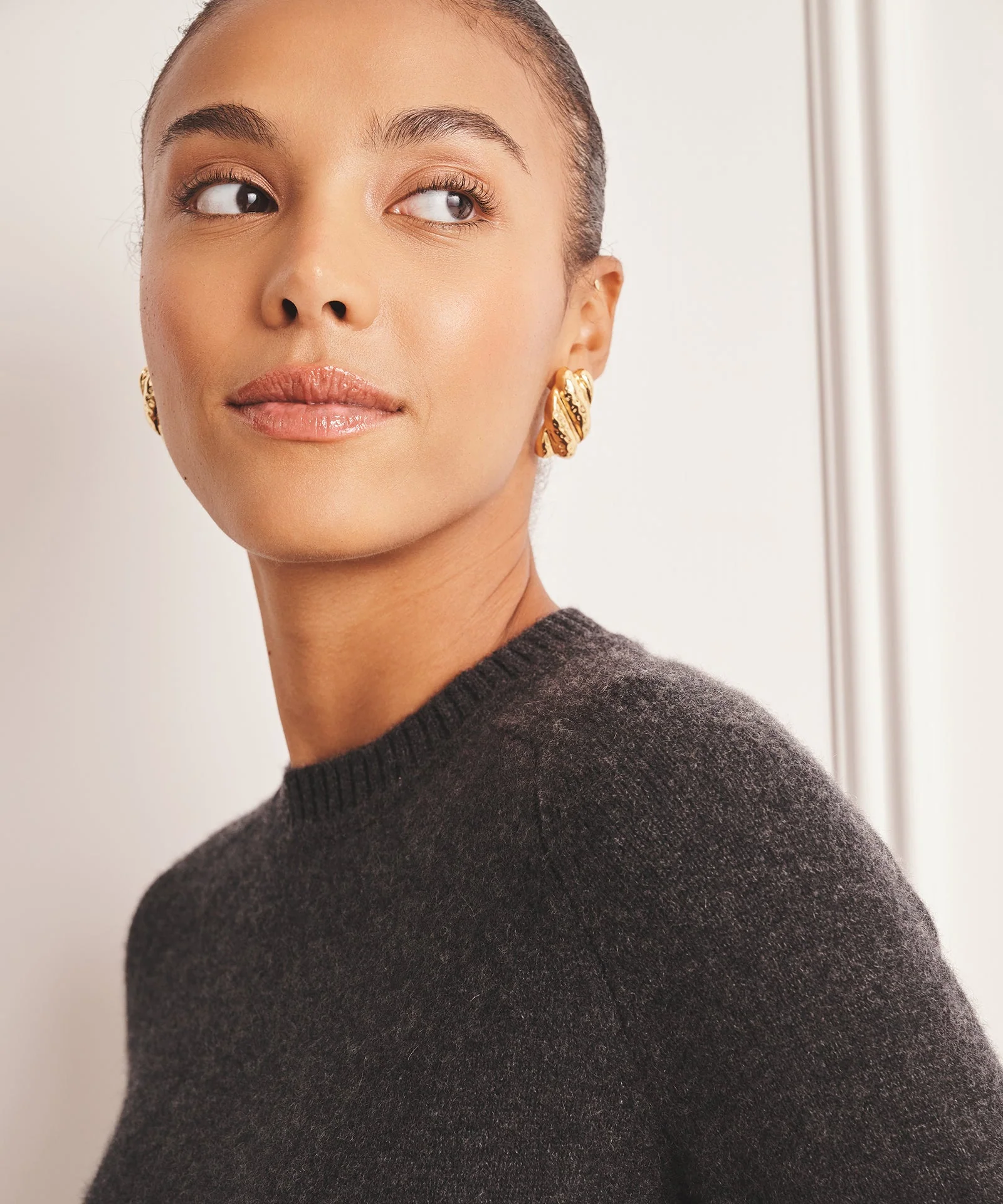 Saddle Cashmere Crewneck Sweater - Image 20