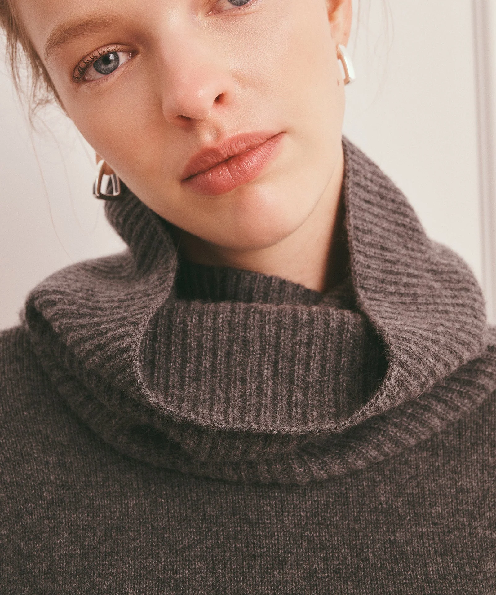 Luxe Cashmere Snood - Image 11