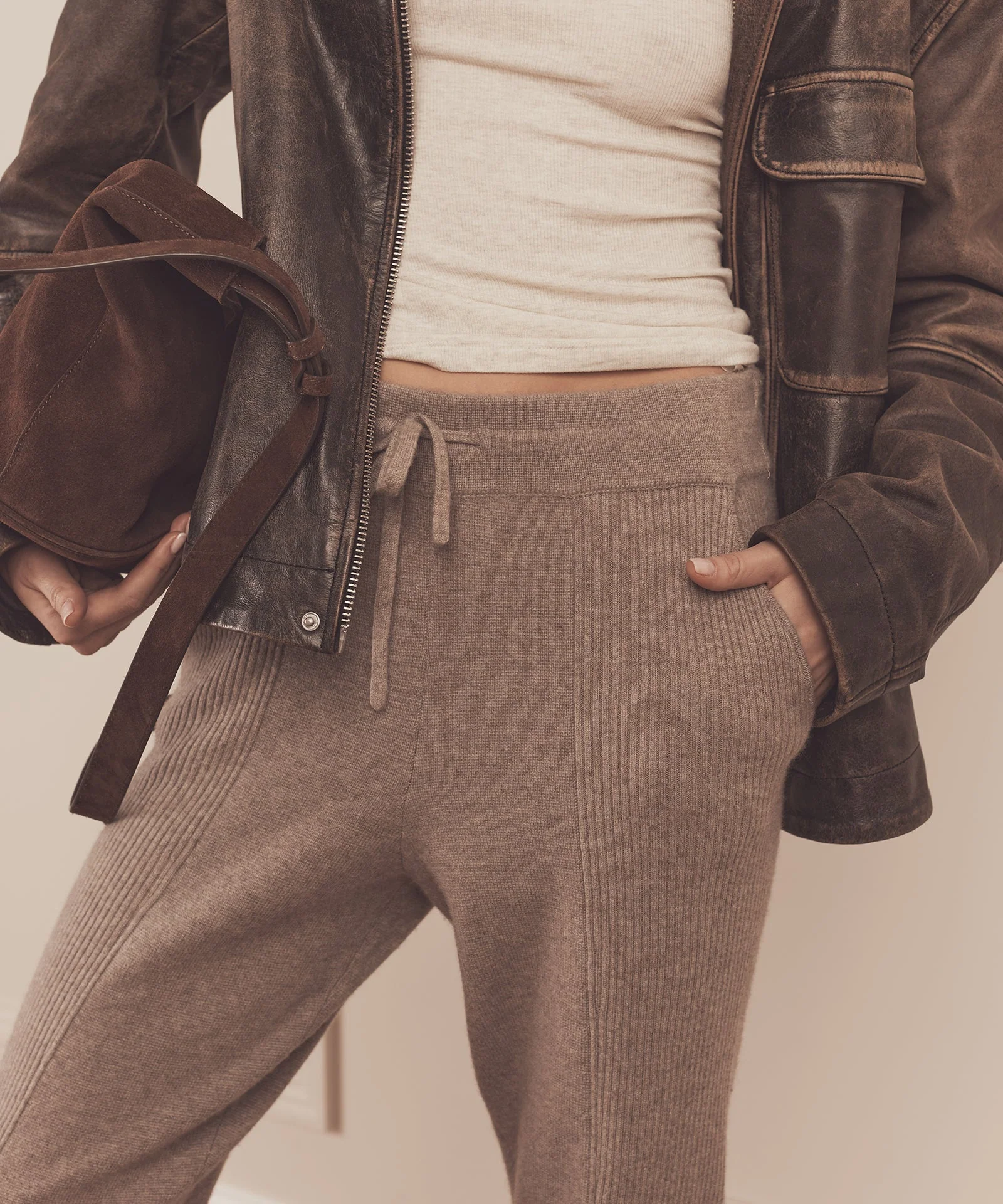 Cashmino Jogger - Image 4