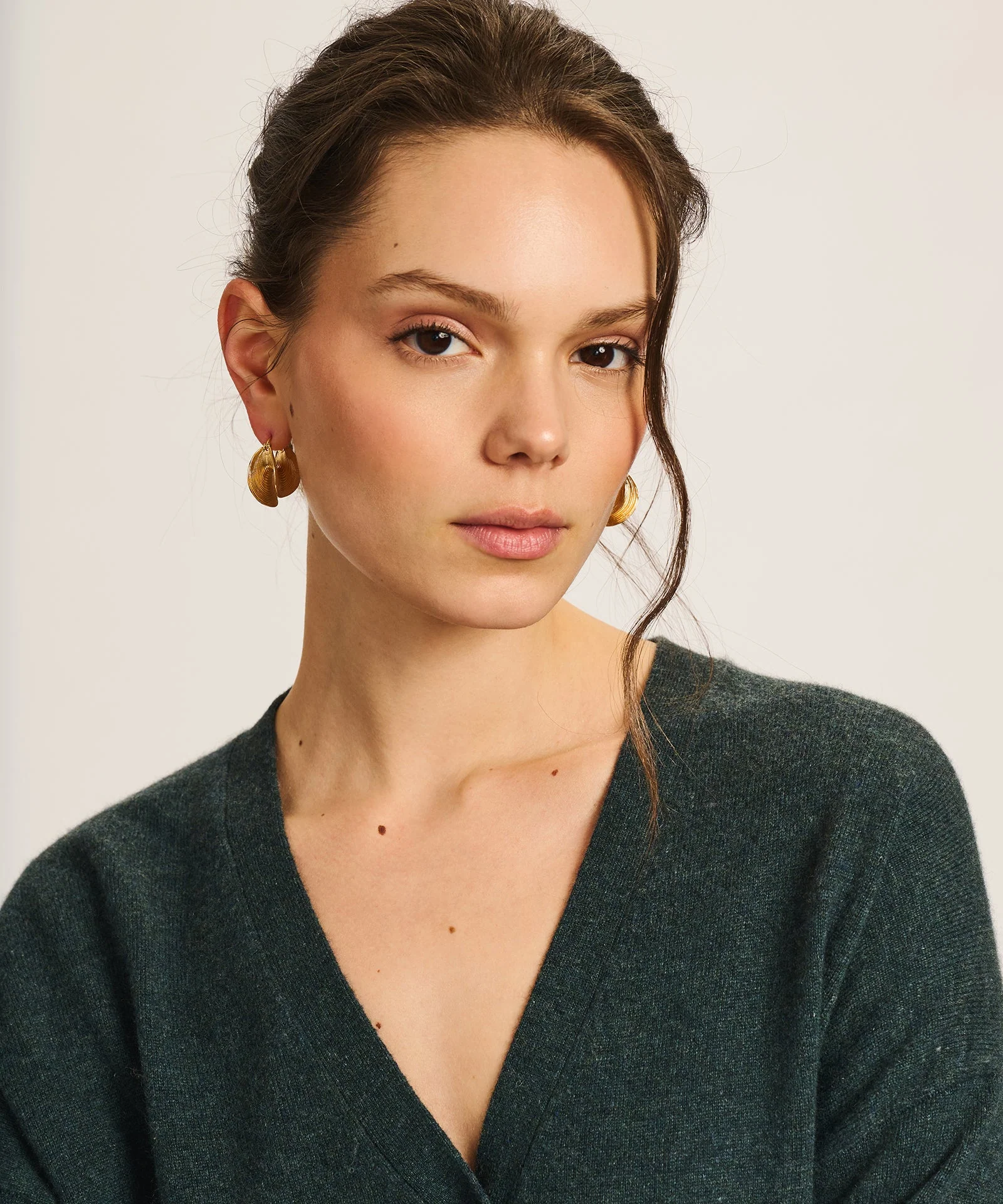 Signature Cashmere Boxy Cardigan - Image 5