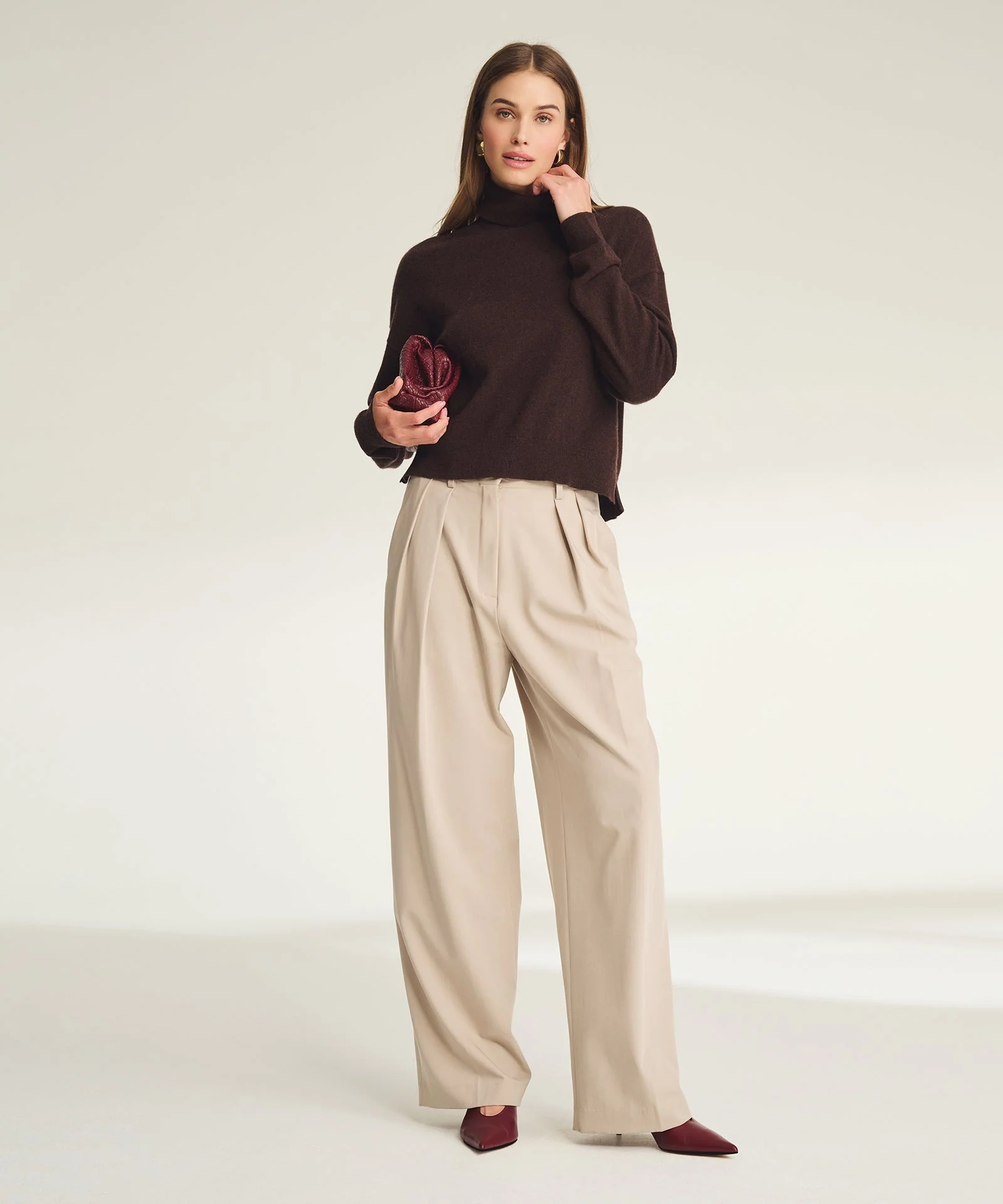 Signature Cashmere Boxy Turtleneck Sweater - Image 6