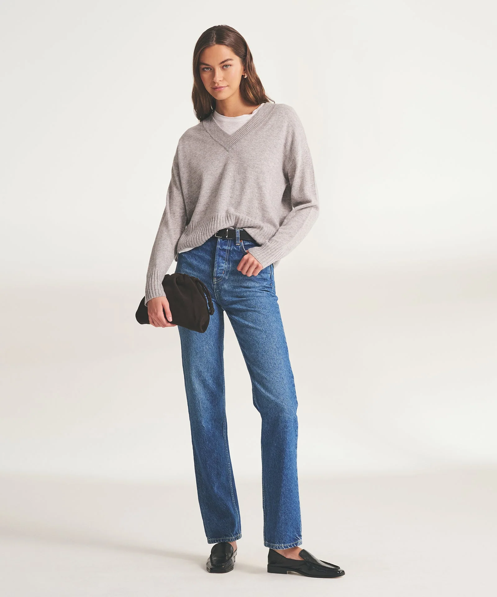 Signature Cashmere Classic V-Neck Sweater - Image 5